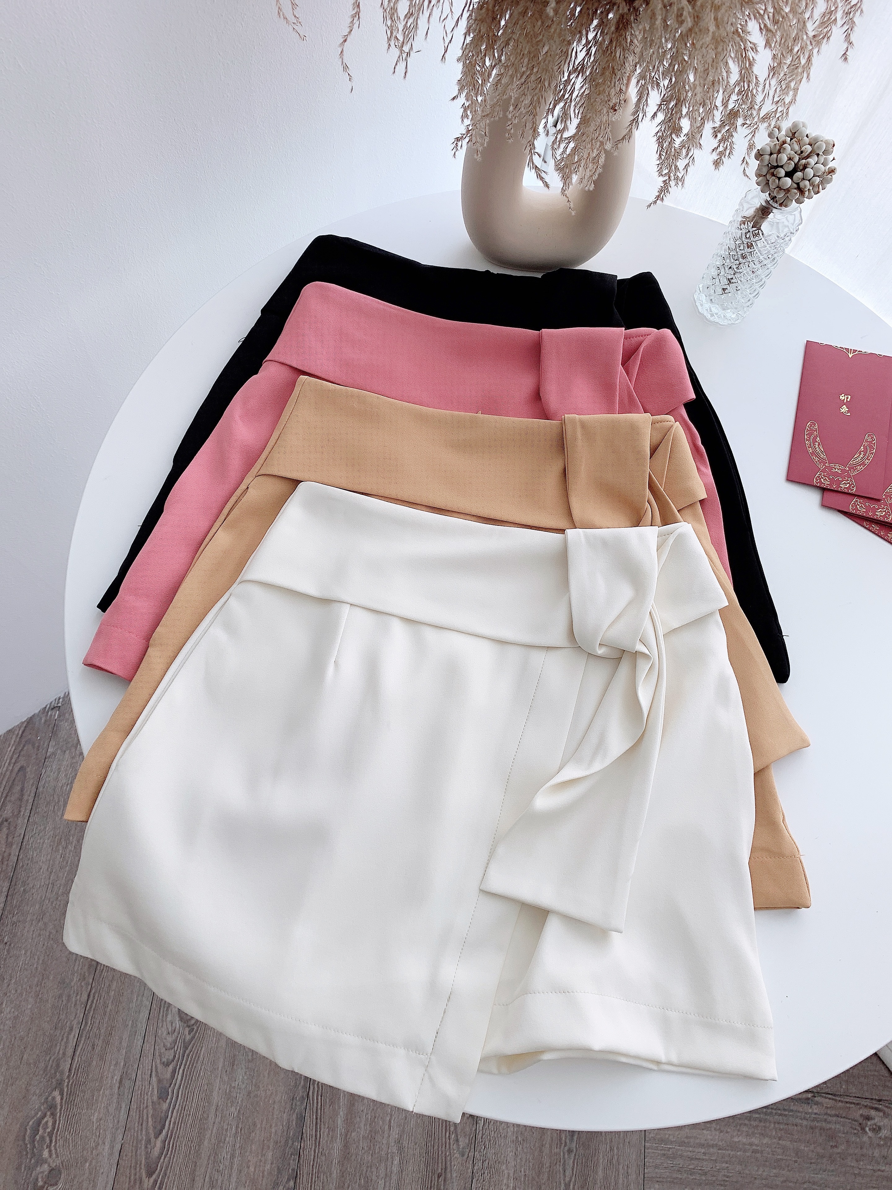 B7689 SIDE KNOT HW SKIRT