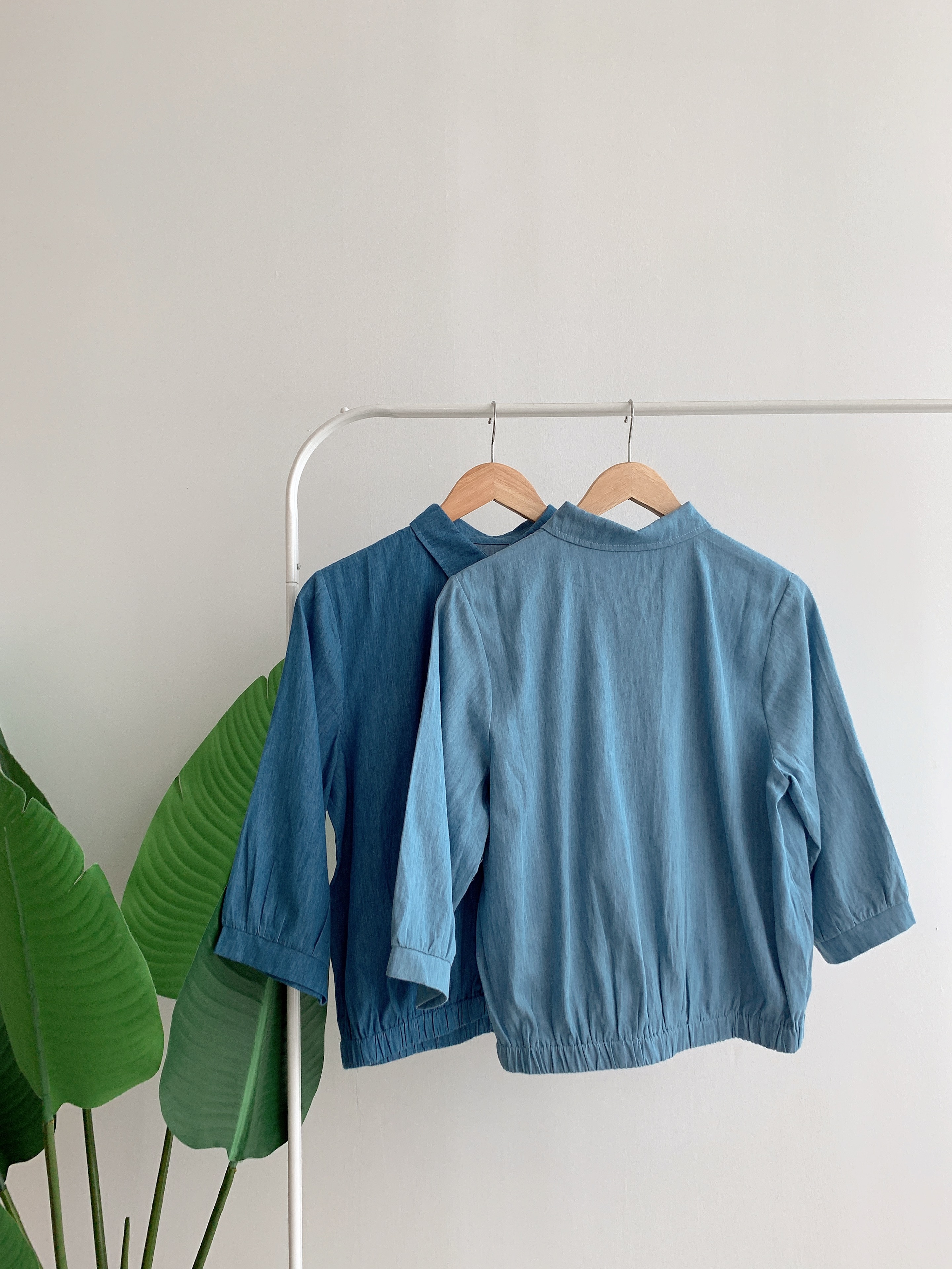 T60900 MEADOW WASH OFF DENIM BLOUSE