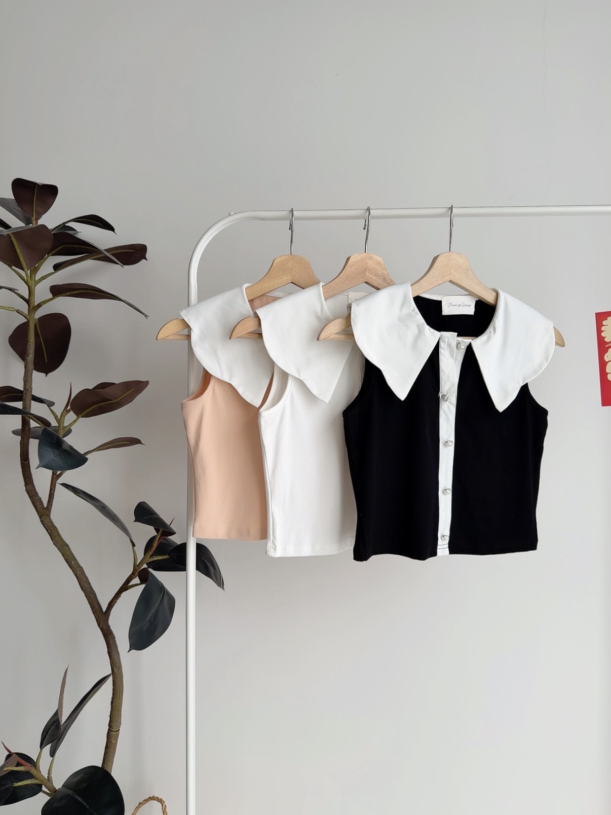 T72685 AUDREY PETAL COLLAR TOP