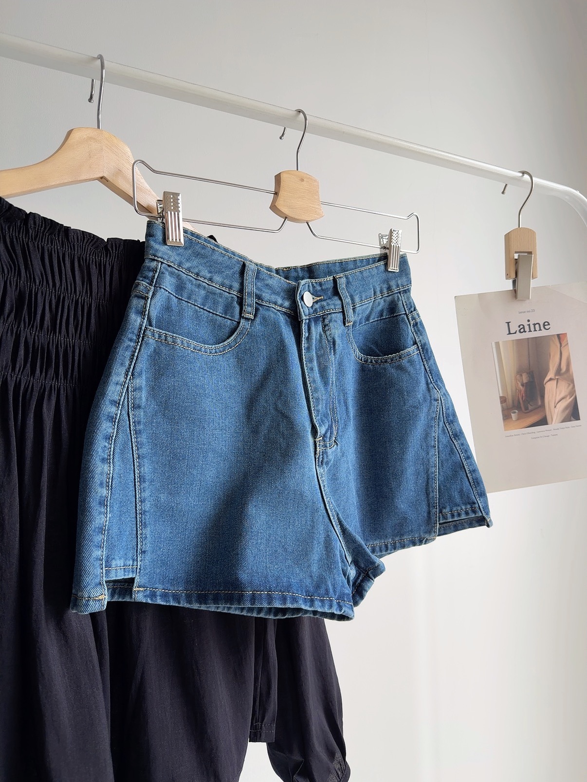 B72784 SUYA HOLIDAY DENIM SHORT