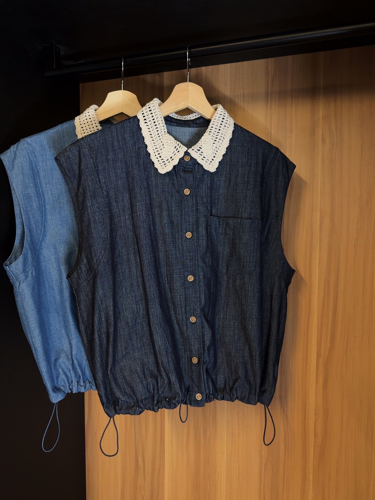 FT6035 FAYE CROCHET COLLAR DENIM SHIRT