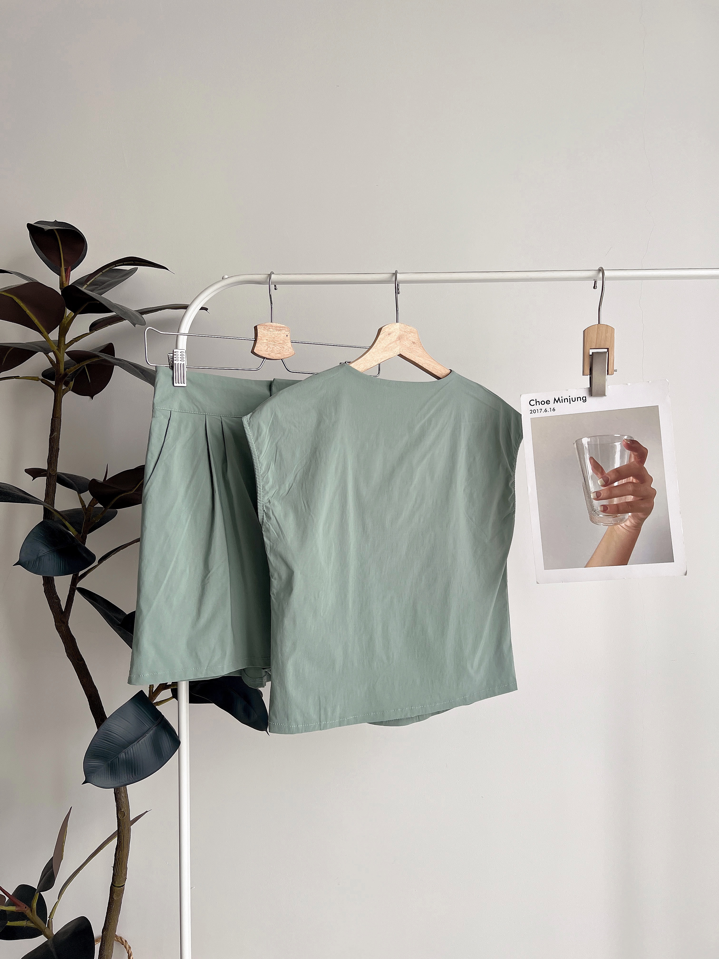 S72047 CLEO V TWO PIECES BUTTONS SET