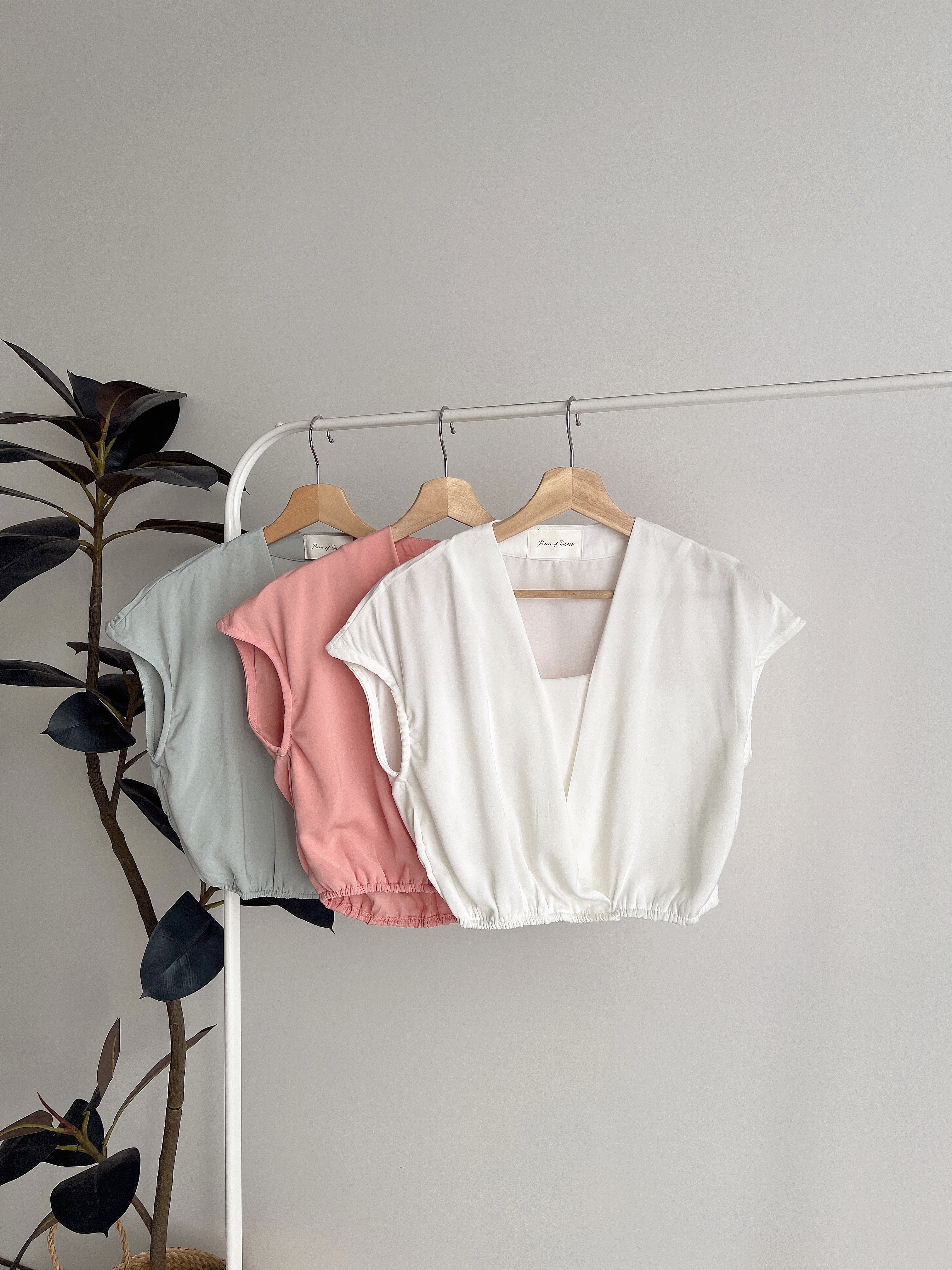 T70818 CANNIS OVERLSEEVE SWEET BLOUSE