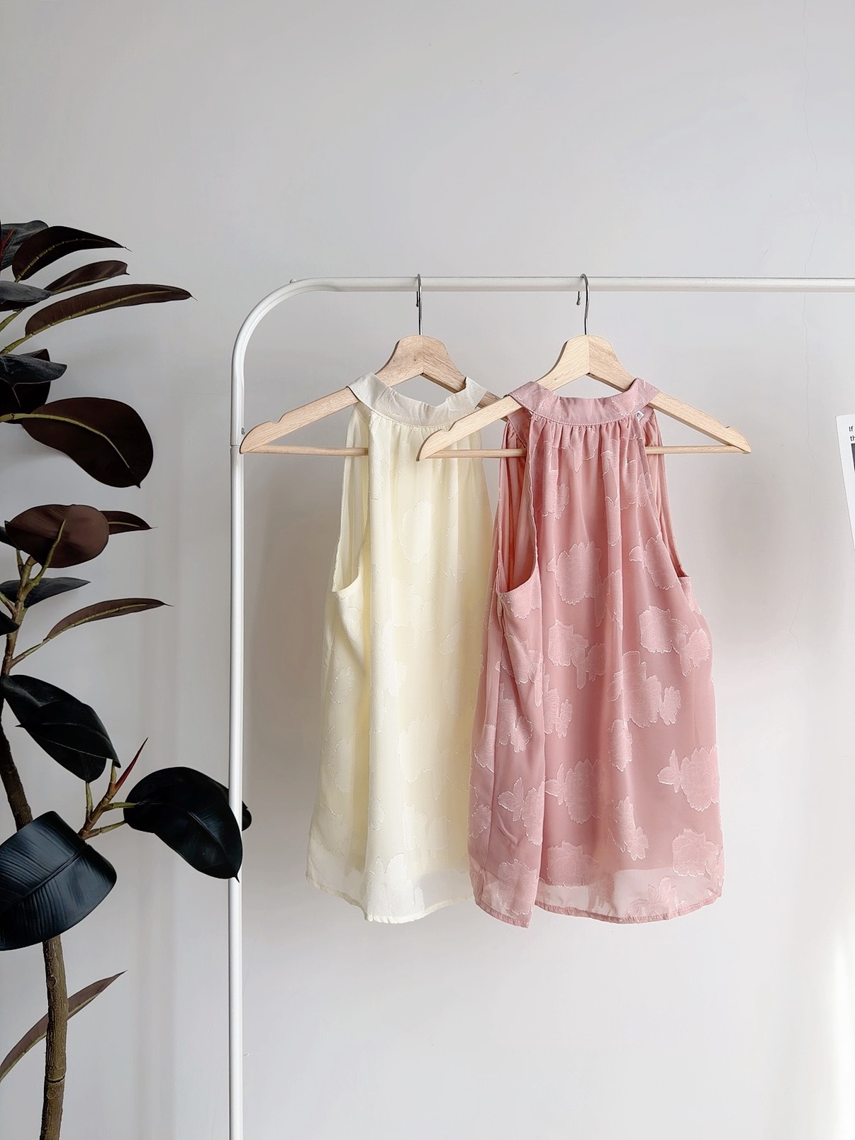 T72563 FLORAL HALTER LADY TOP