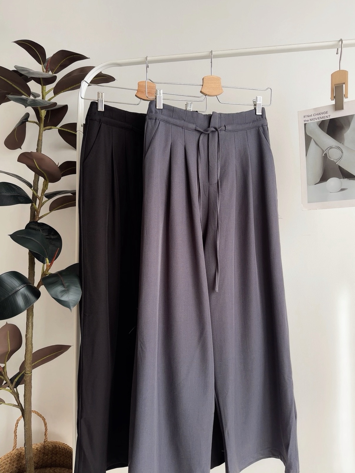 B72573 SINDRA FLOWY TROUSER