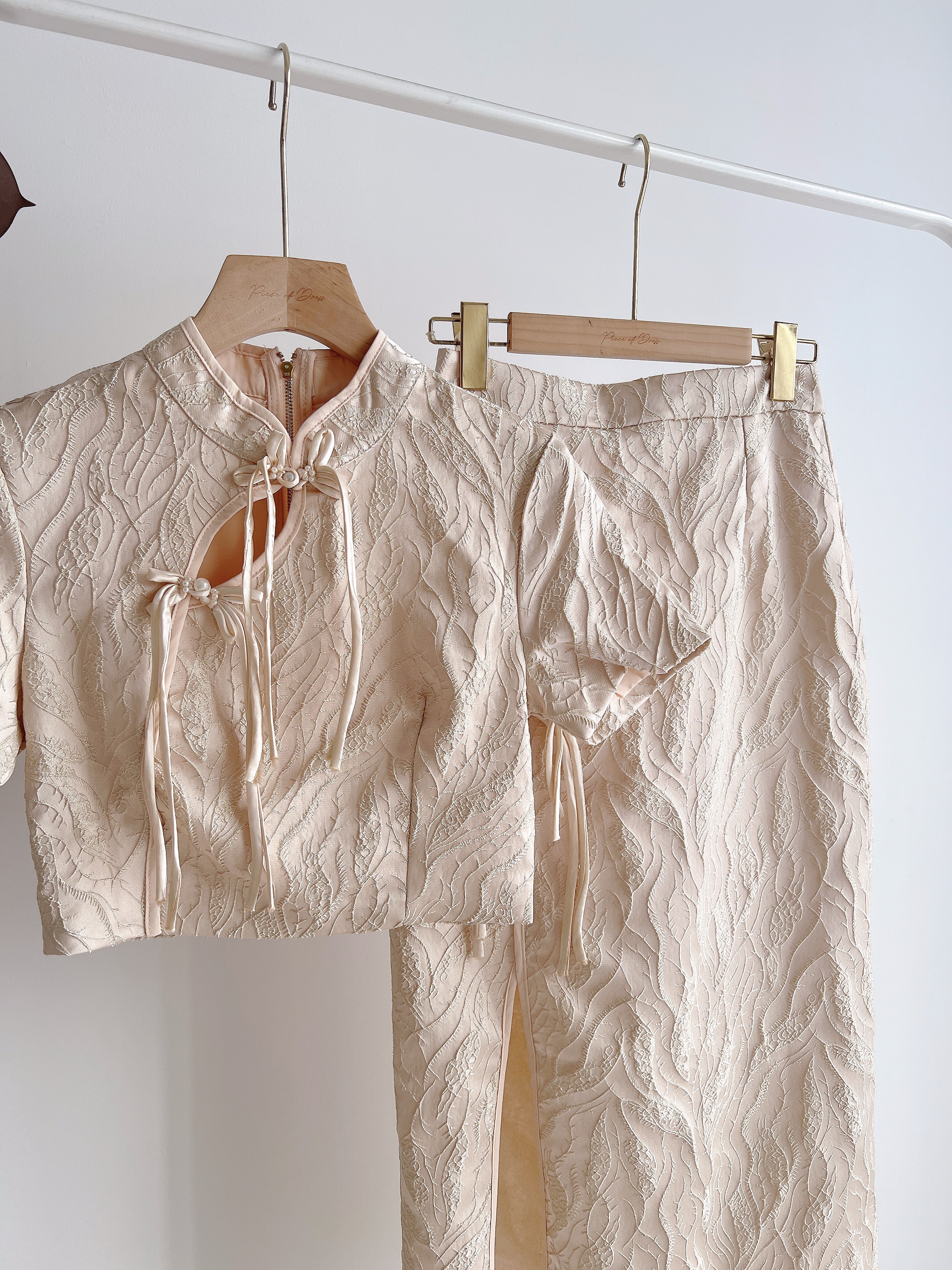 S70809  Zī Yáo PEARL CHEONGSAM MIDI SET