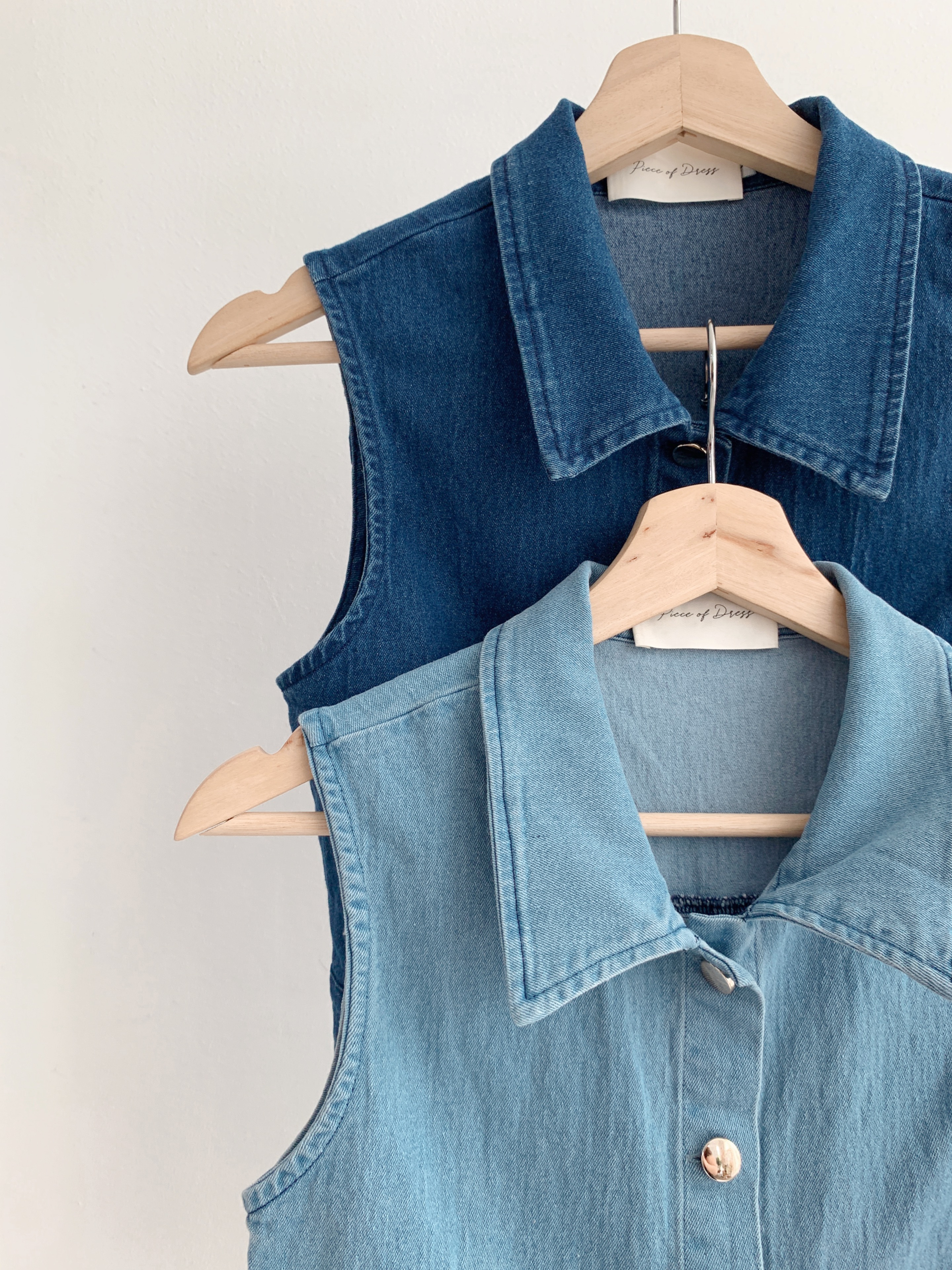 T70489 BROOKIE DENIM SLEEVELESS SHIRT