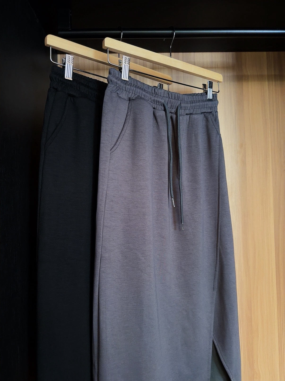 KDB133 MILA COMFORT SLIT CUT MIDI SKIRT