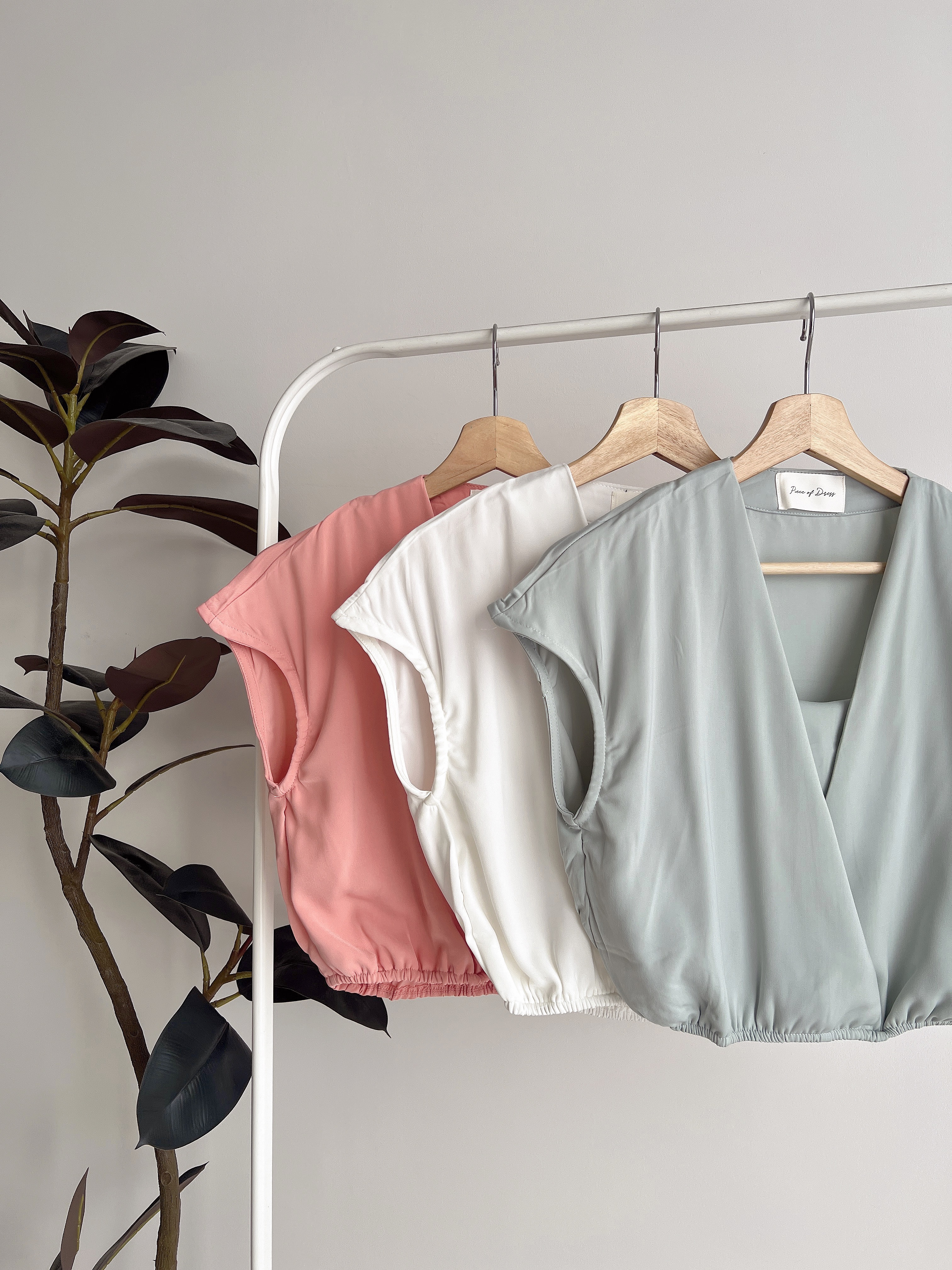 T70818 CANNIS OVERLSEEVE SWEET BLOUSE