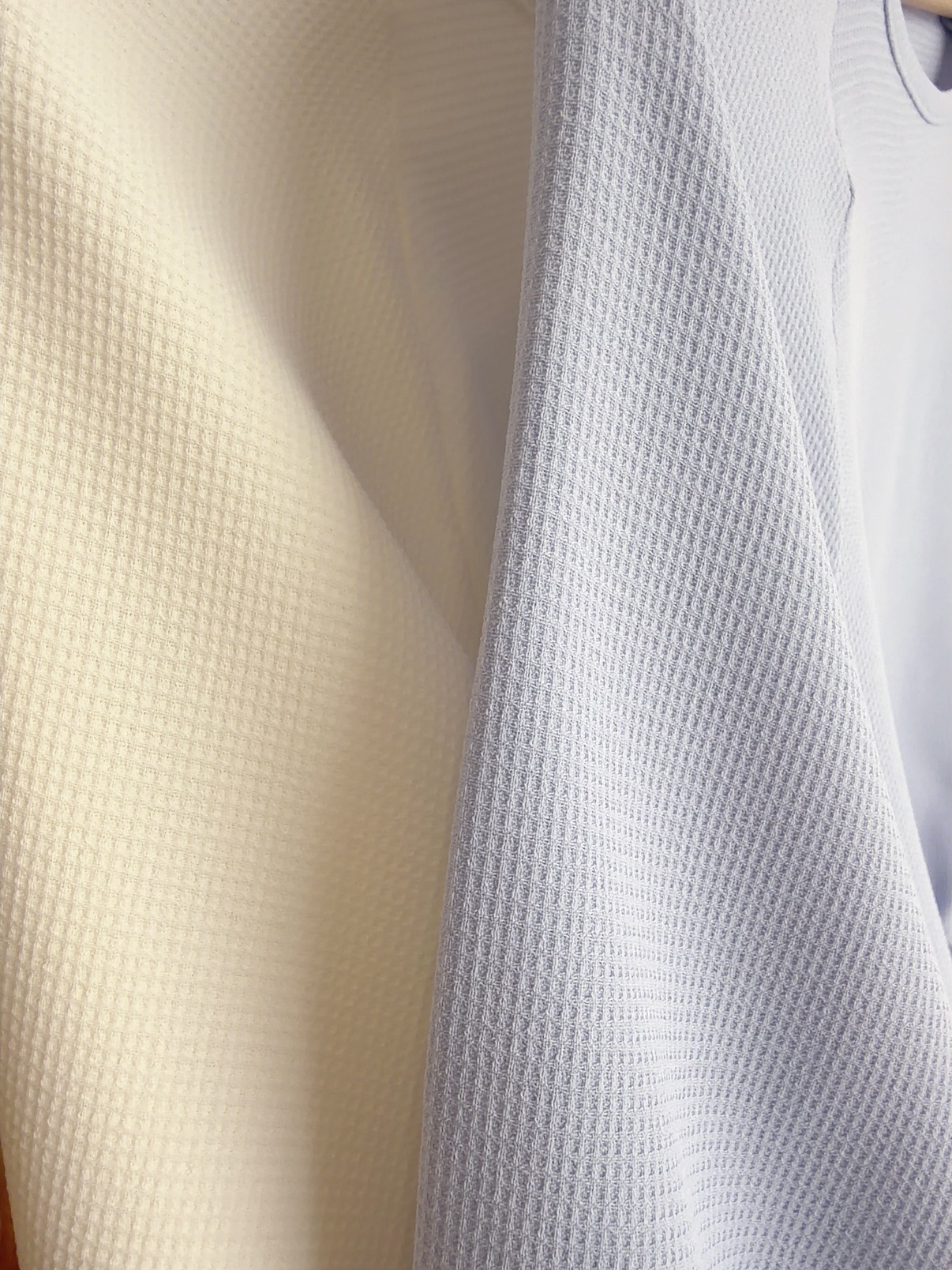 T72765 ENNA TEXTURED PUFF SLEEVE BLOUSE