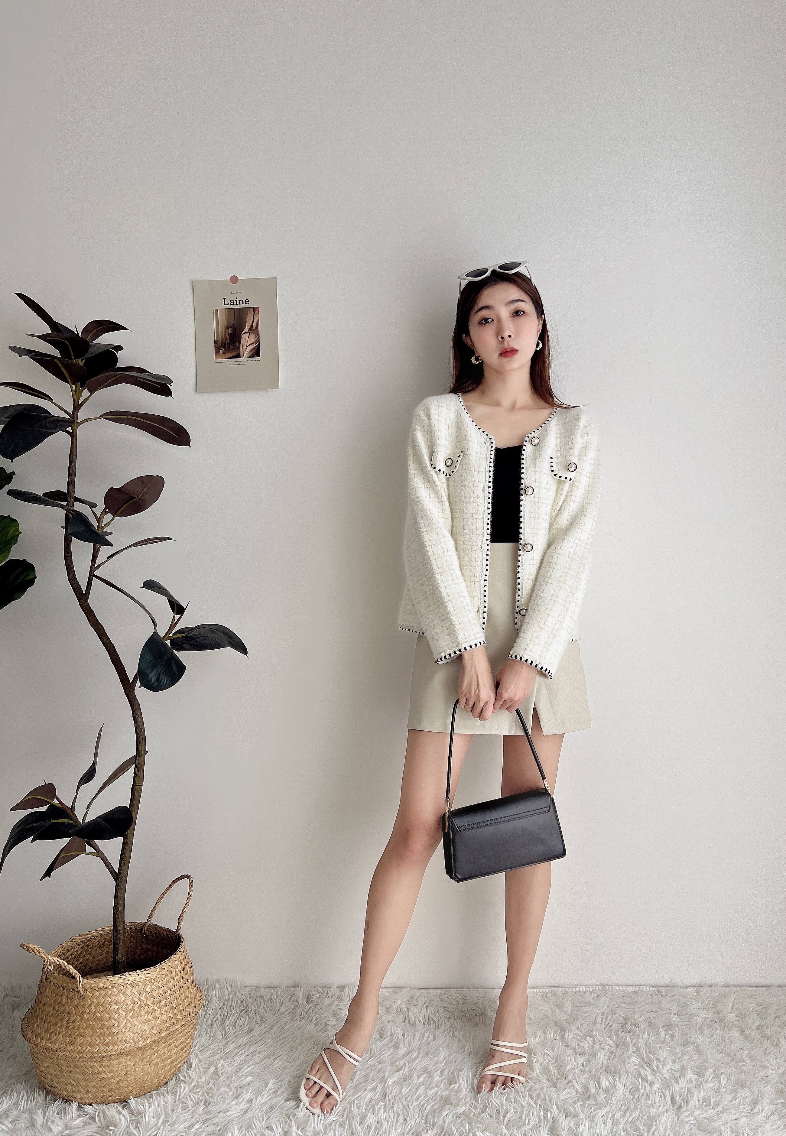 J70769 EMMA CONTRAST DESIGN SANTA OUTER