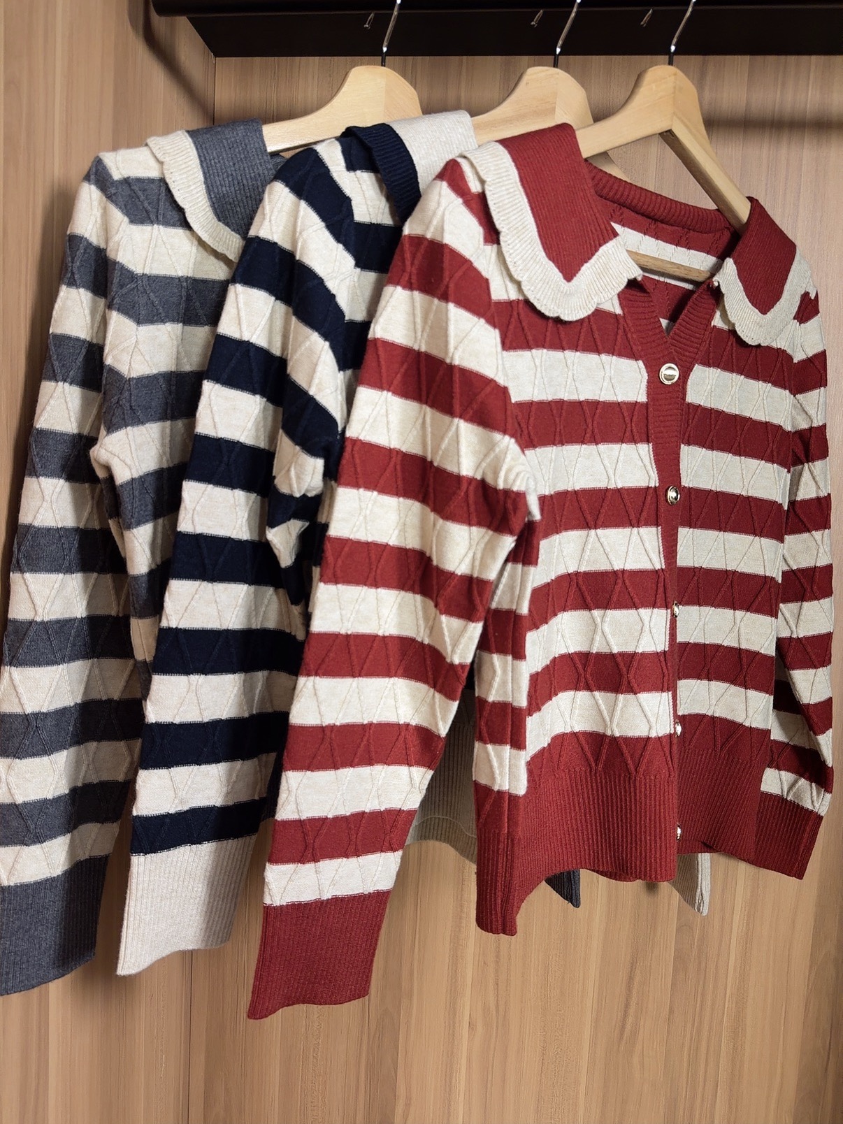 ZST2005 CLASSIC COLLAR STRIPE KNIT TOP