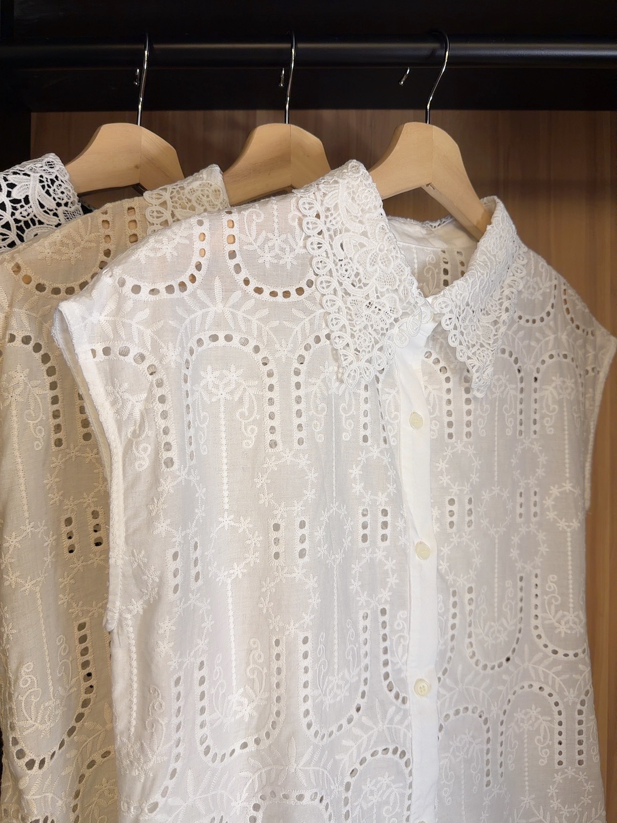 FT700 MIYA PREMIUM EYELET SHIRT