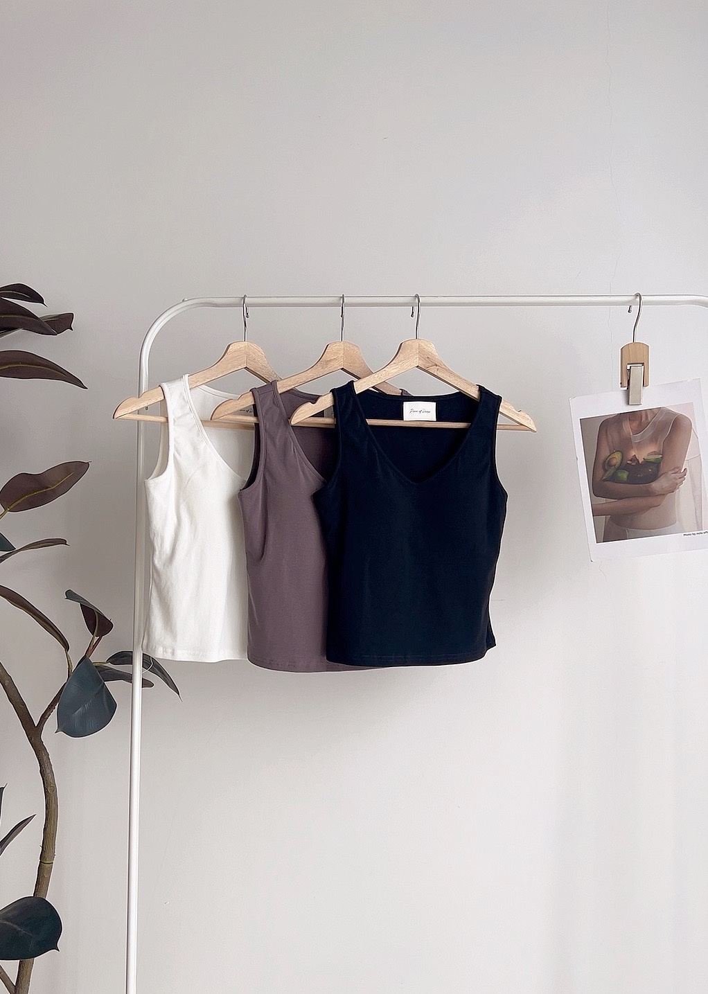 T72204 RHEA PADDED V NECK TANK