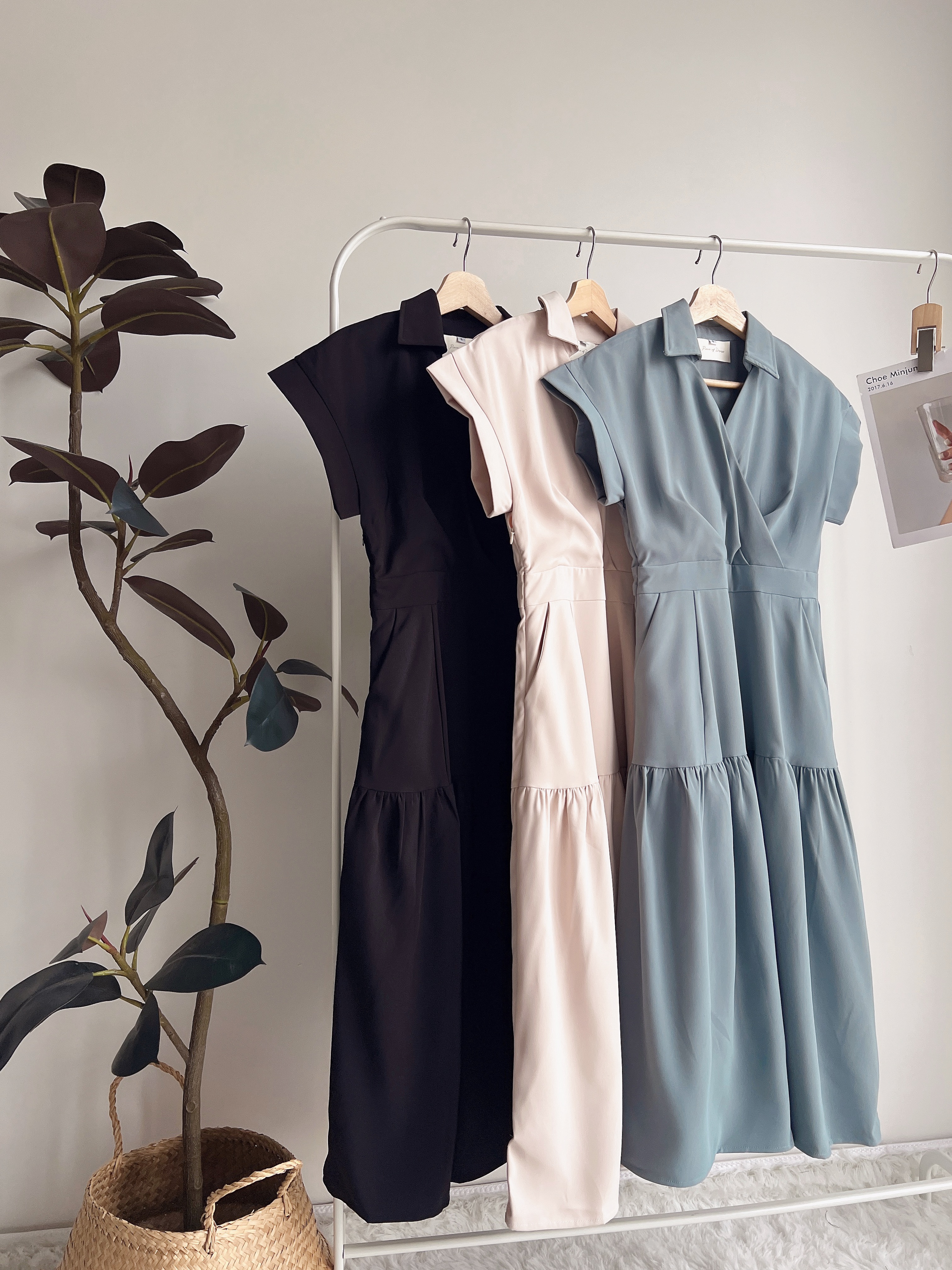 D72079 MONICA LAYERS A CUT COLLAR DRESS