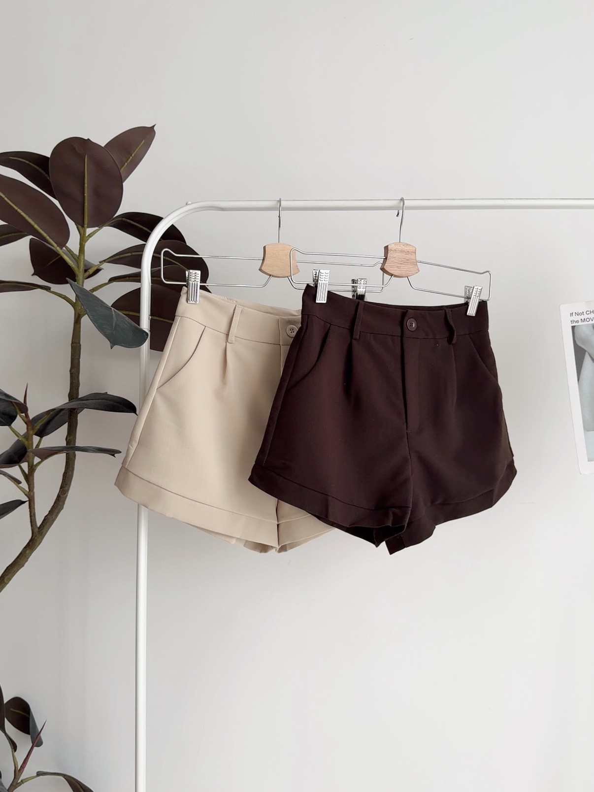 B72549 MILA STRUCTURED SHORTS