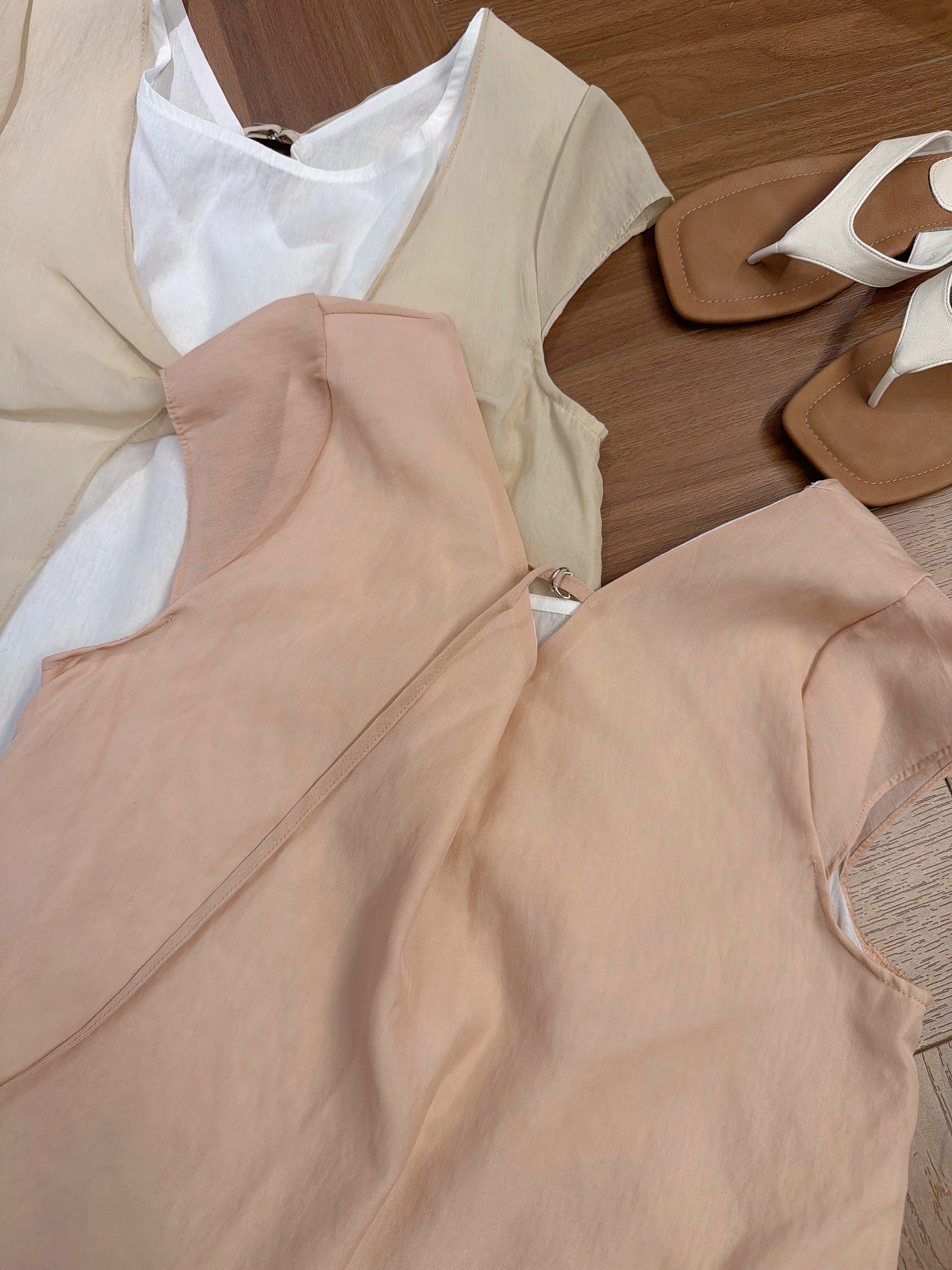 SMDT7250 ZELINA TWIST FRONT BLOUSE