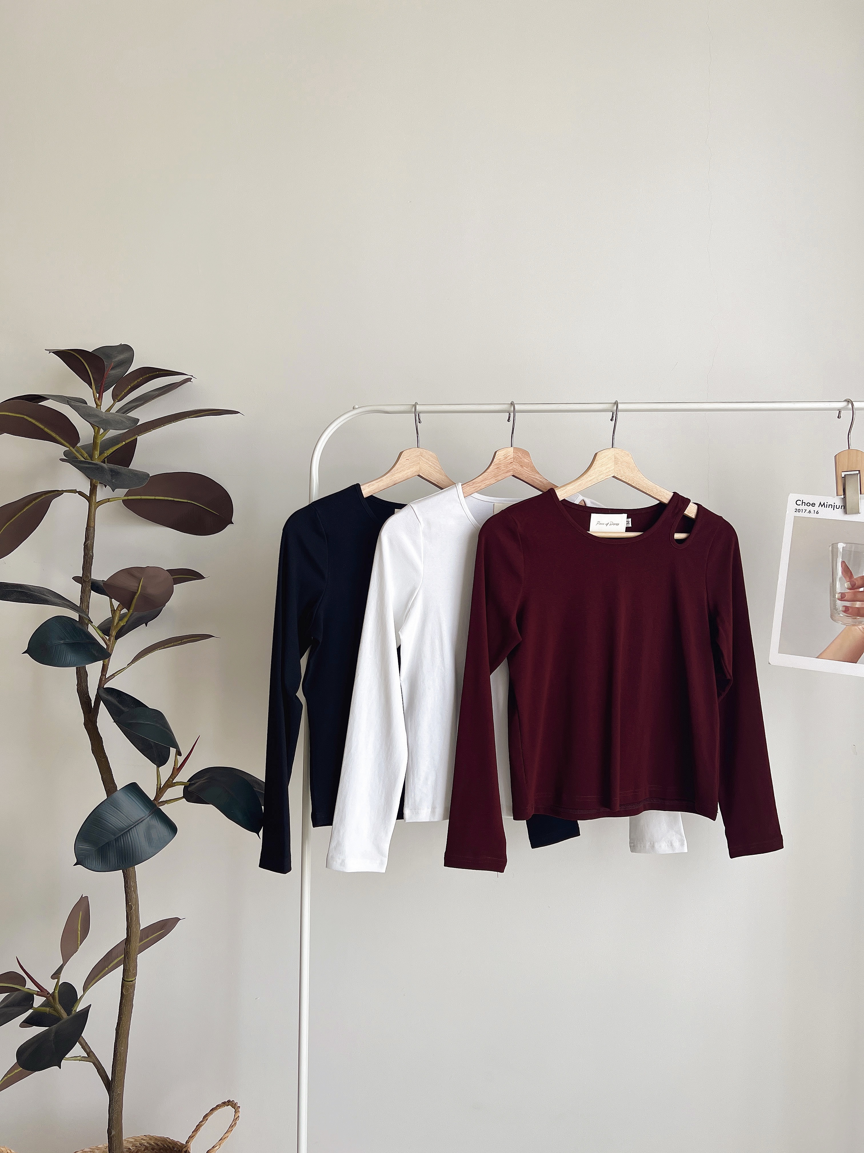 T72033 TESSA CUT IN LONG SLEEVE TOP