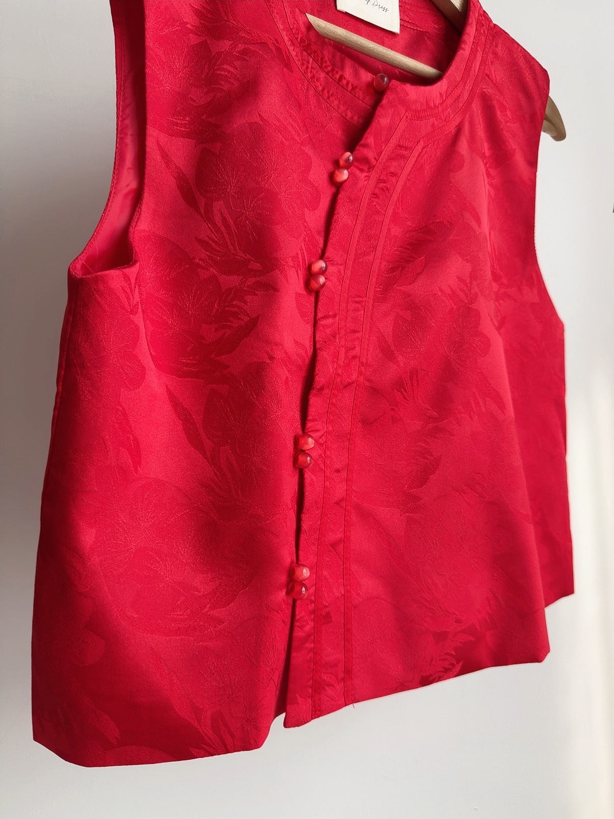 T72754 XIANG LIAN CNY VEST