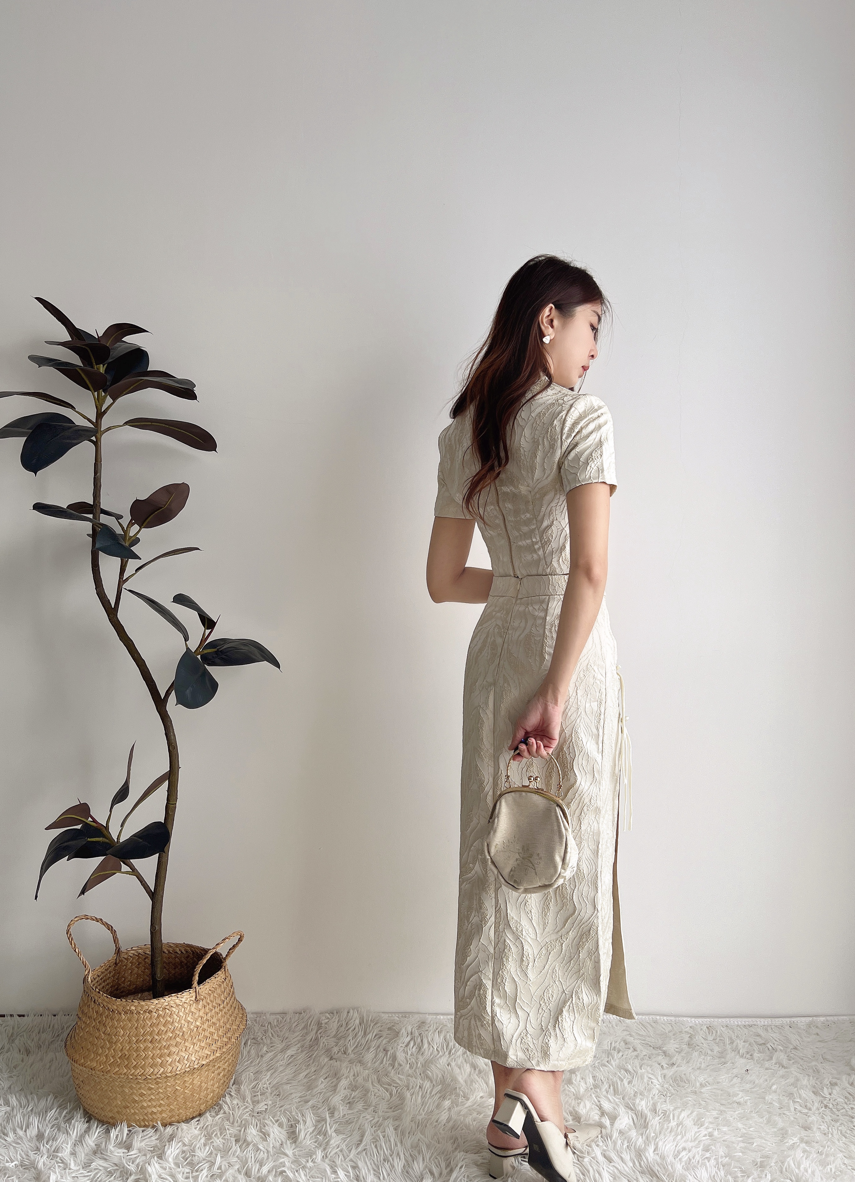 S70809  Zī Yáo PEARL CHEONGSAM MIDI SET