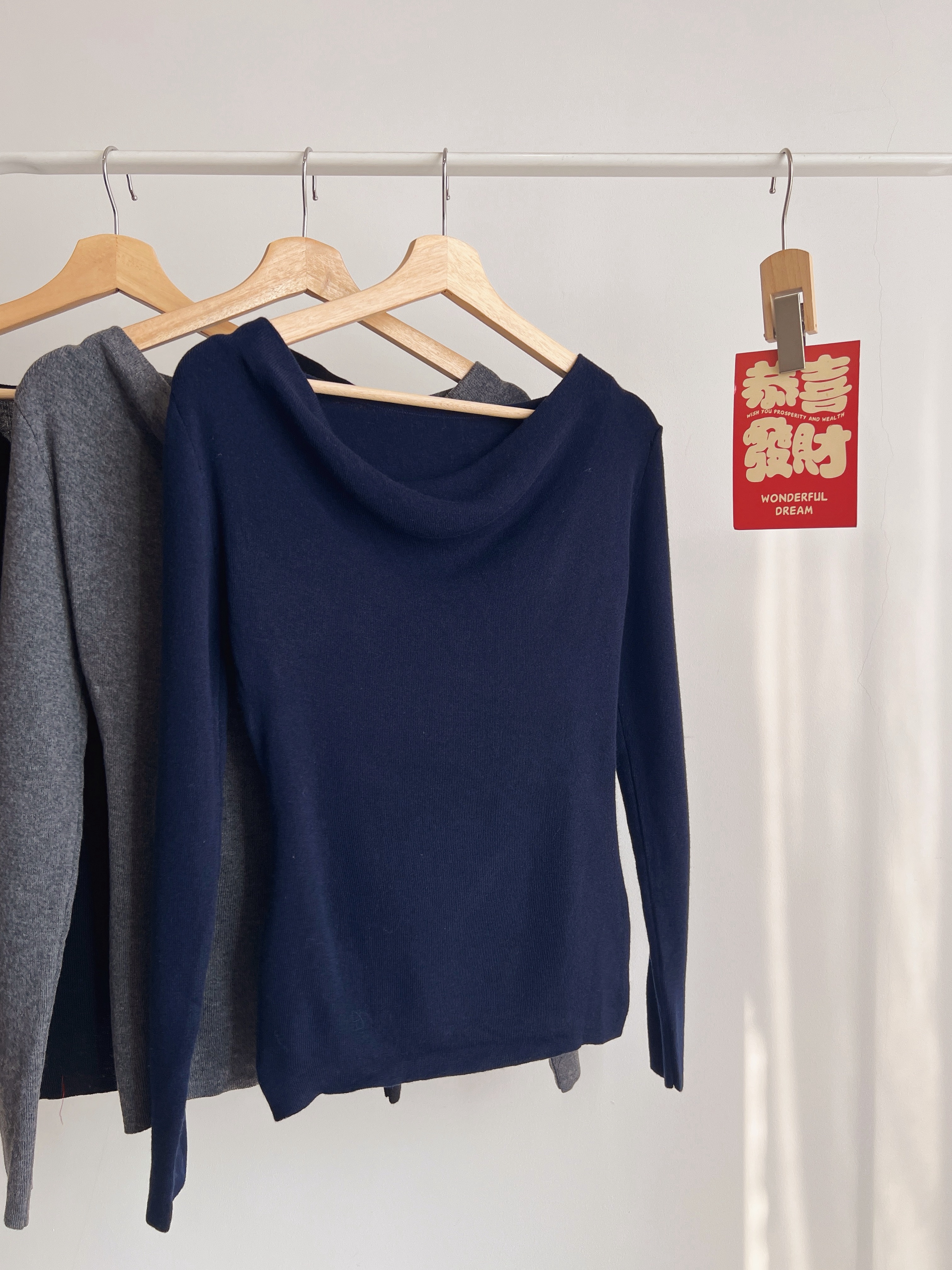 T72740 CELEST DRAPE KNIT TOP