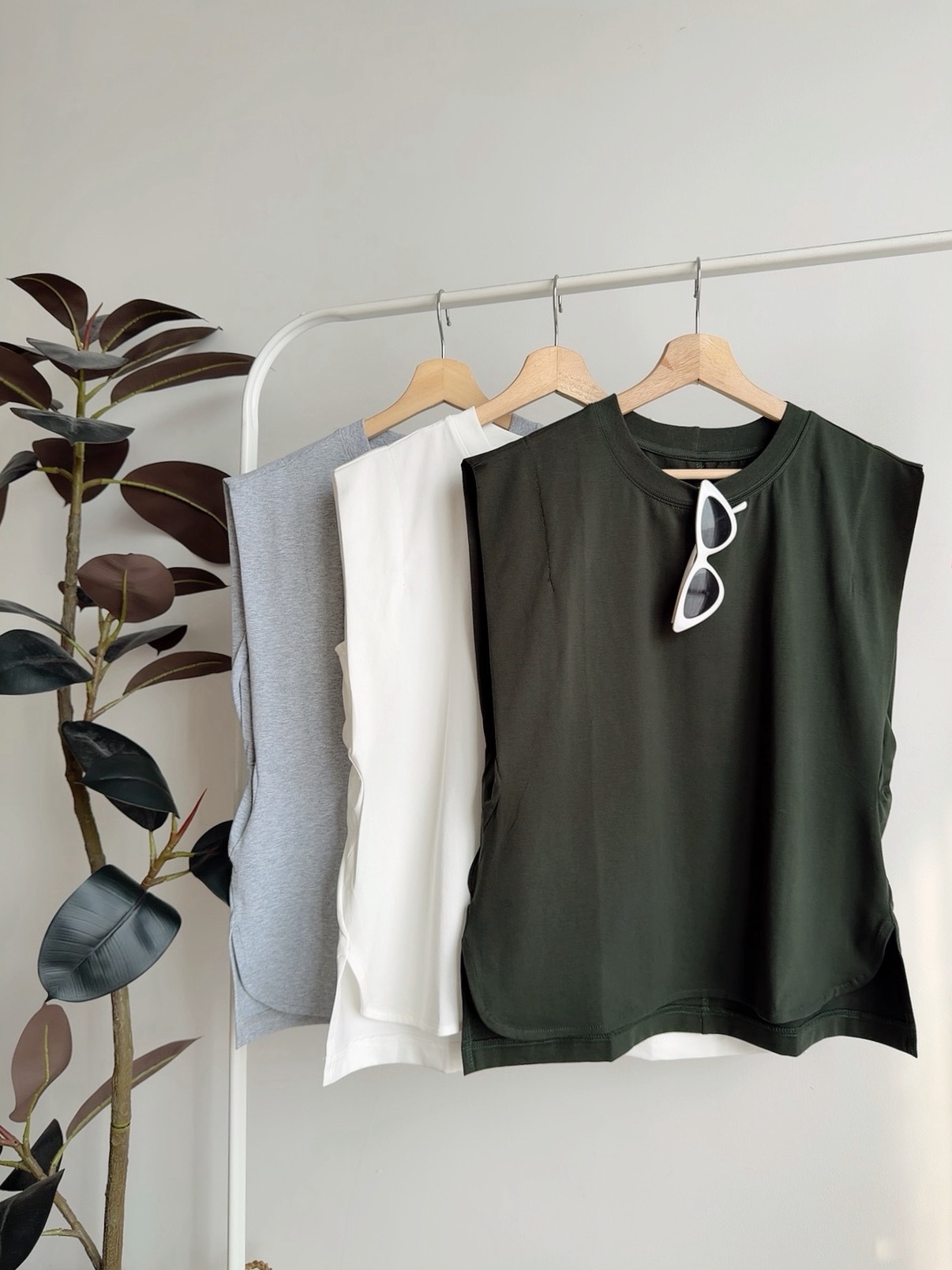 T72752 SOLENE CLEAN FIT TEE