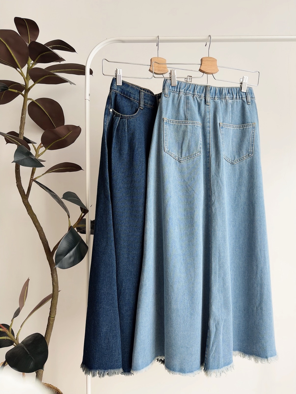 B72661 LIORA VINTAGE HEM DENIM SKIRT