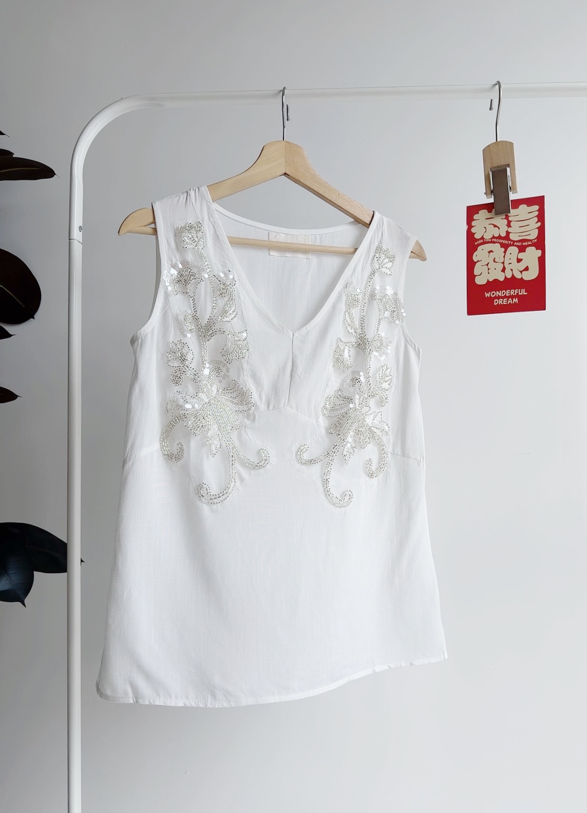 T72776  SERAPHINE BEADED LINEN TOP