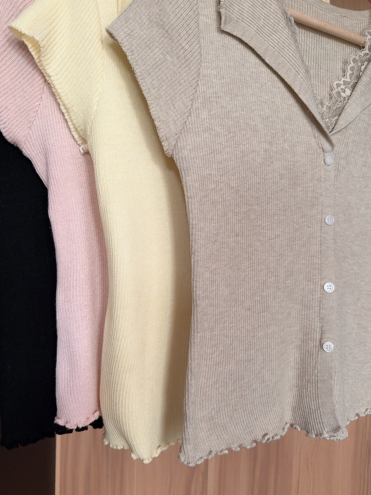 TLT70-  LACEY COLLAR RIB KNIT TOP