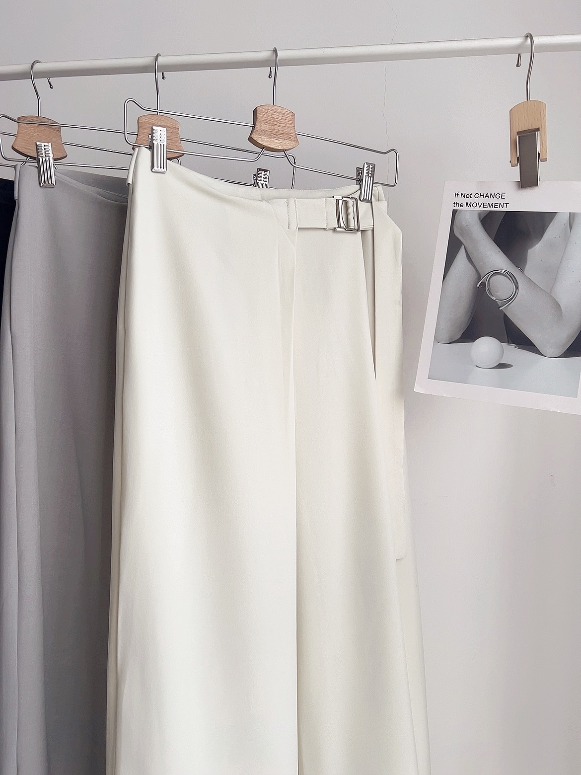 B72510 CHLOE SIDE BUCKLE TROUSERS