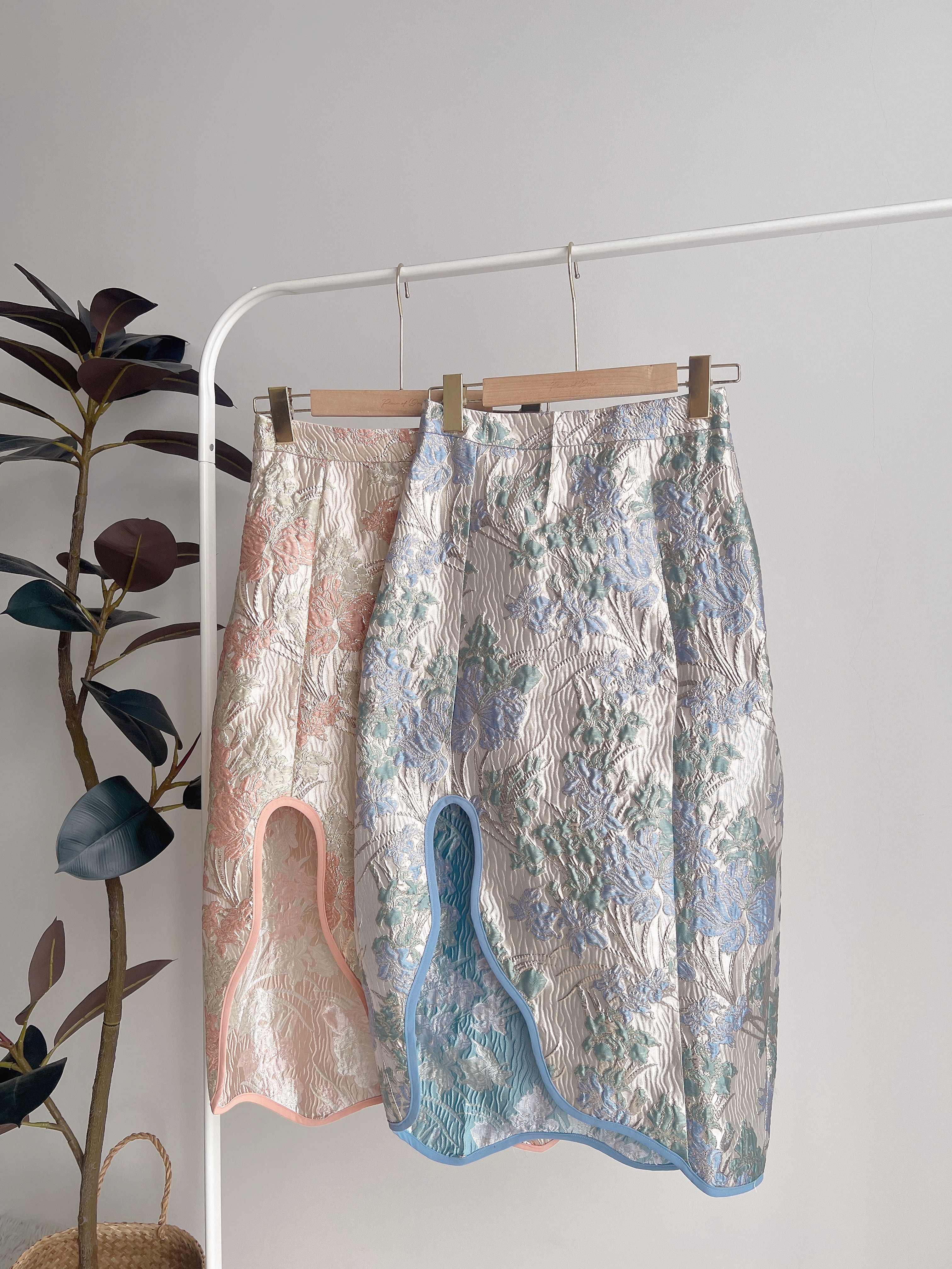 S70776  Yī Nuò FLORAL CHEONGSAM SET