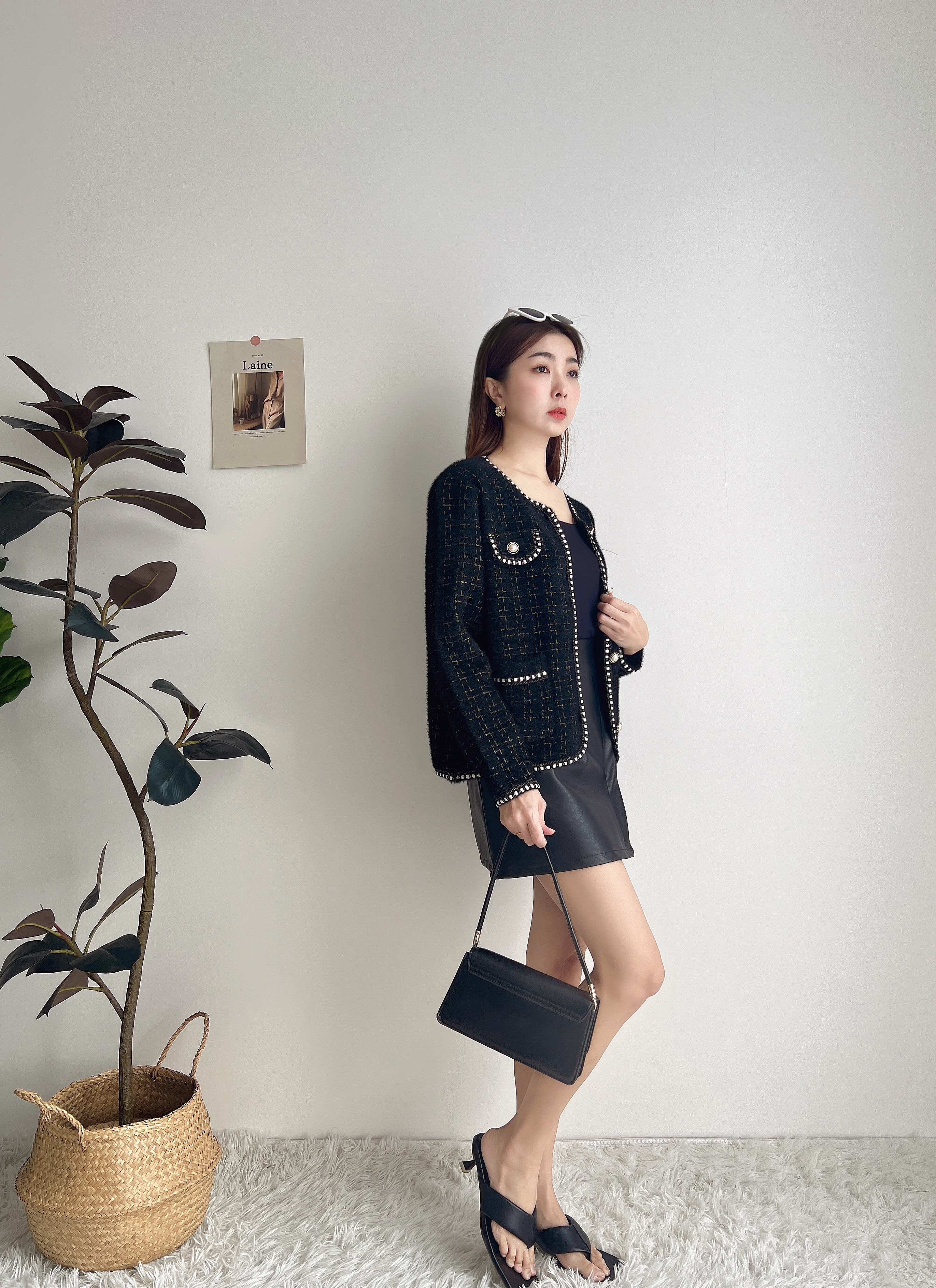 J70769 EMMA CONTRAST DESIGN SANTA OUTER