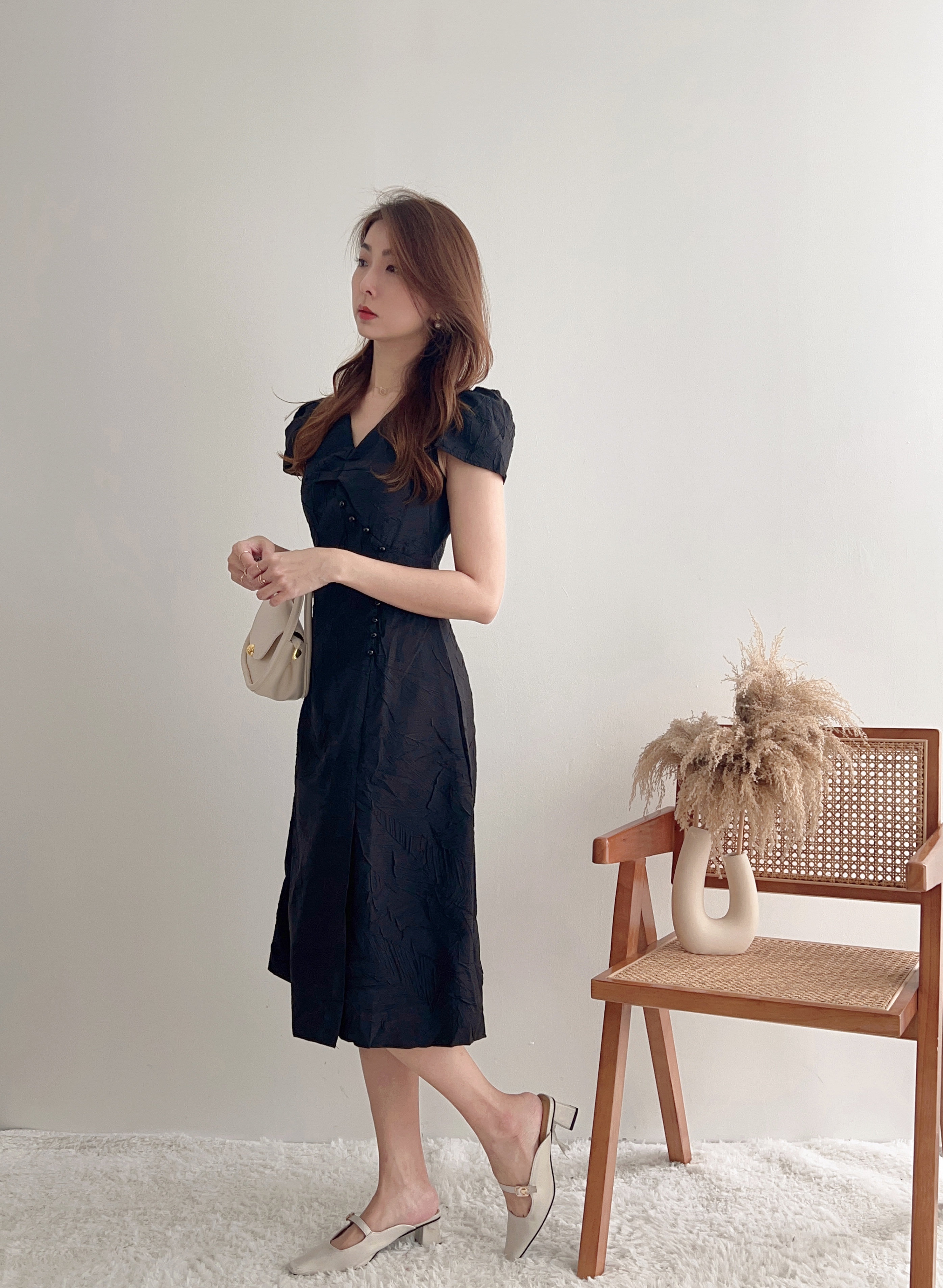 D60821 NANNCY V NECK MIDI DRESS