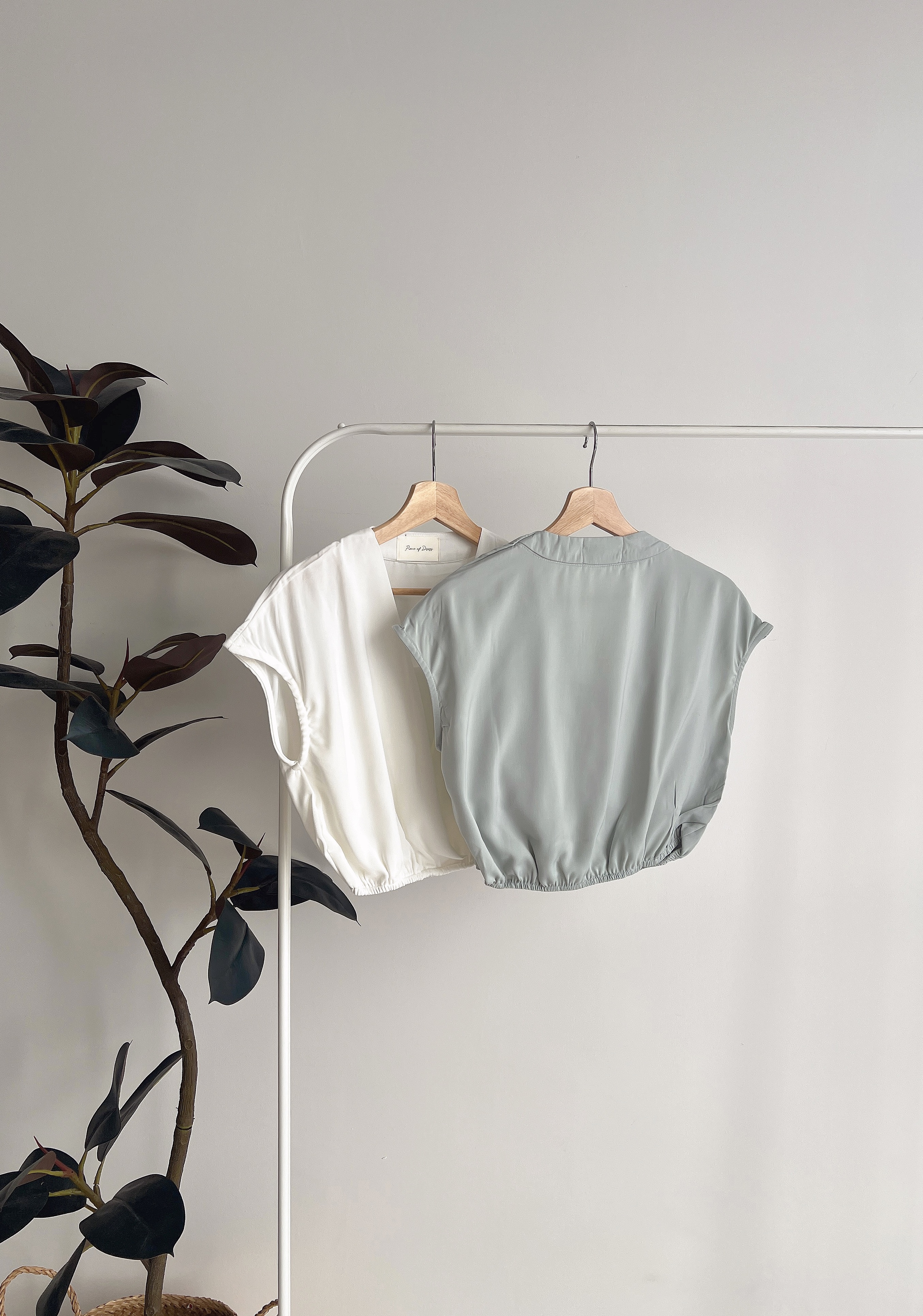 T70818 CANNIS OVERLSEEVE SWEET BLOUSE