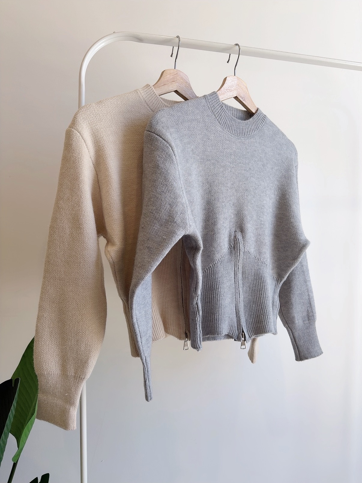 T72788 EVA ZIPPER KNIT TOP