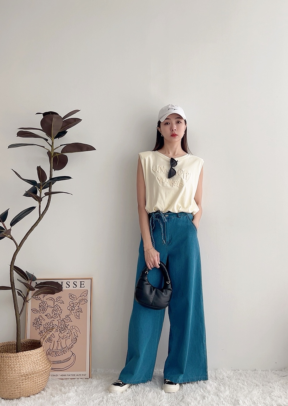 T70487 WHY NOT SLEEVELESS SUMMER TEE