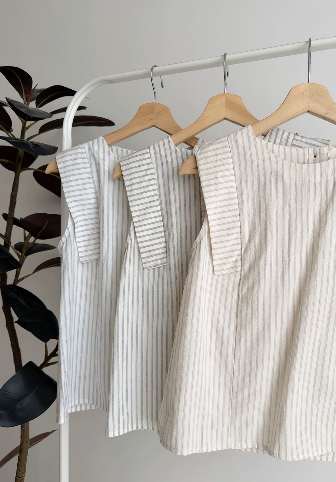 T72650 LYSA DESIGNER STRIPE LINEN TOP