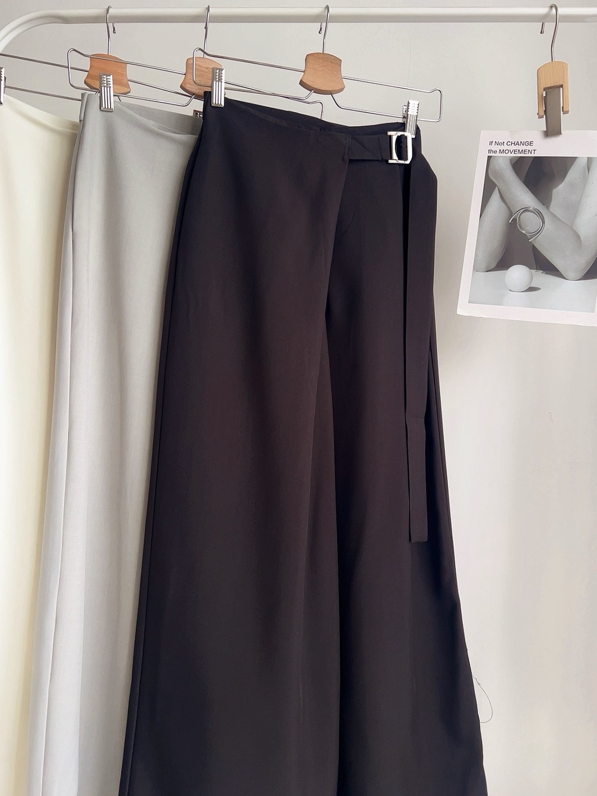 B72510 CHLOE SIDE BUCKLE TROUSERS