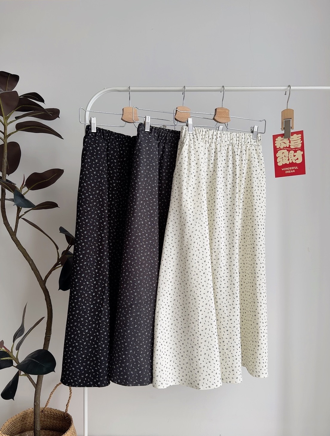 B72678 CELESTE FLORAL A LINE MIDI SKIRT