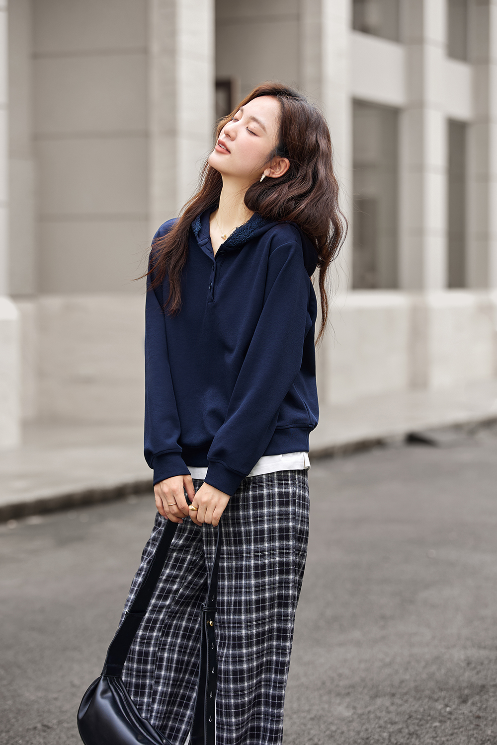 Elegant Relaxed Fit Versatile Lace Trim Hooded Sweatshirt-VIMLYSTORE