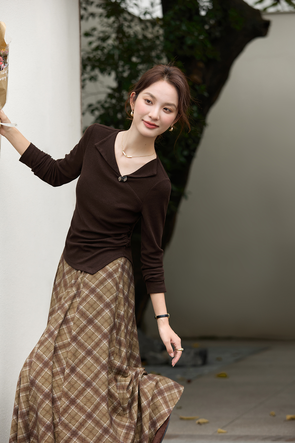 Asymmetric Notched Collar Fitted Top-VIMLYSTORE