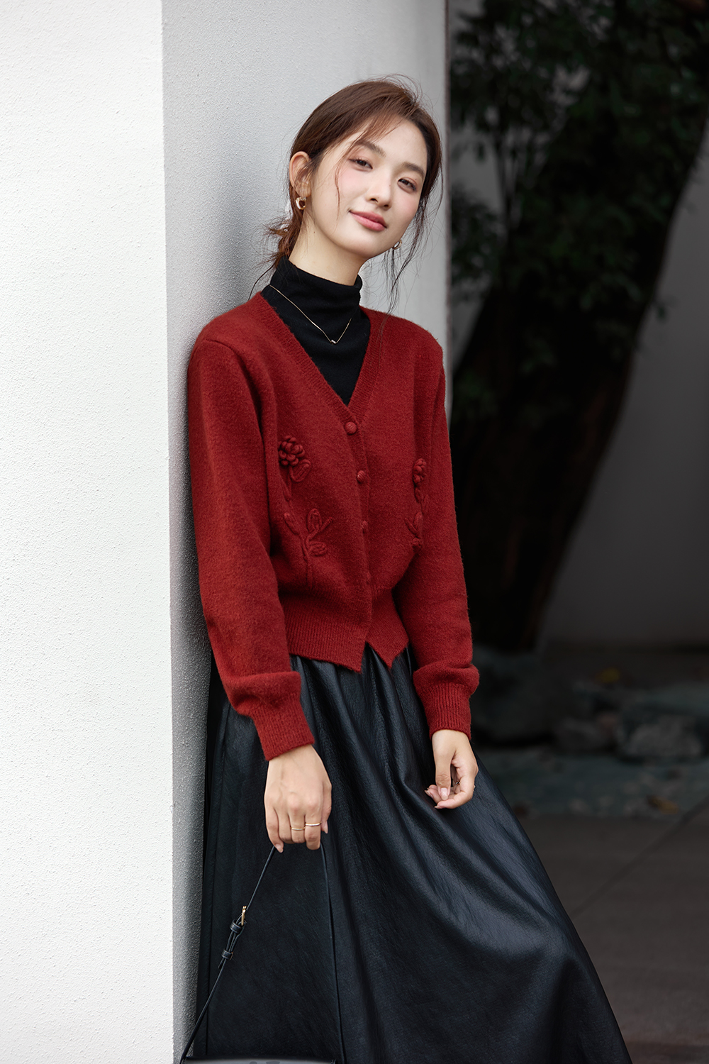 Red 3D Floral V-Neck Knit Cardigan-VIMLYSTORE