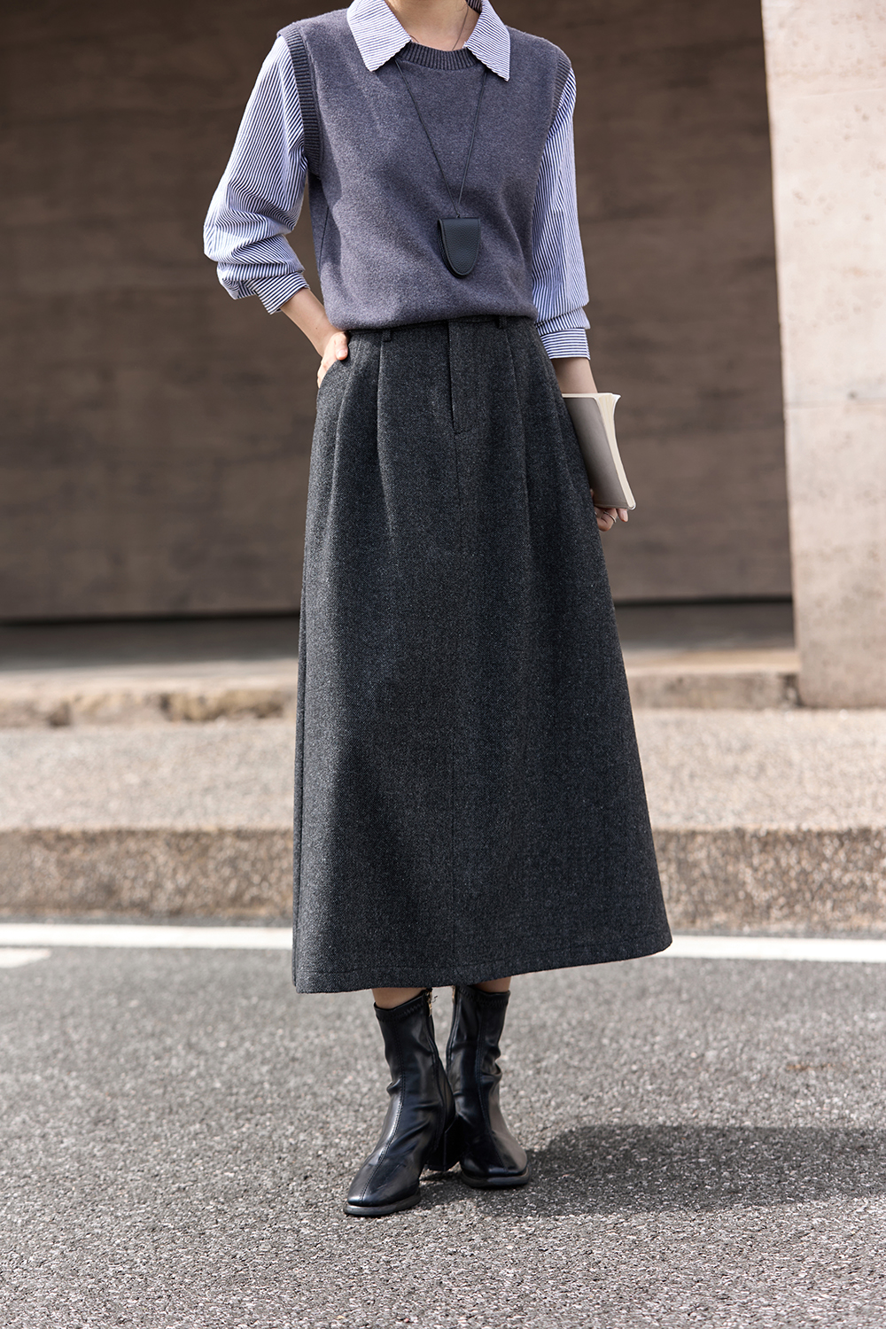 Flecked Gray Woolen Midi Skirt