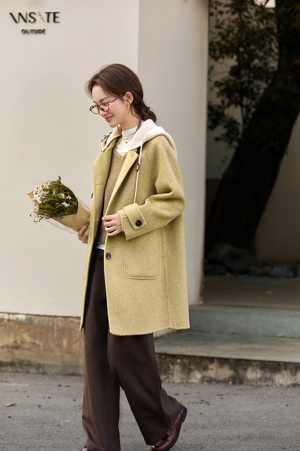 Contrast hooded wool coat