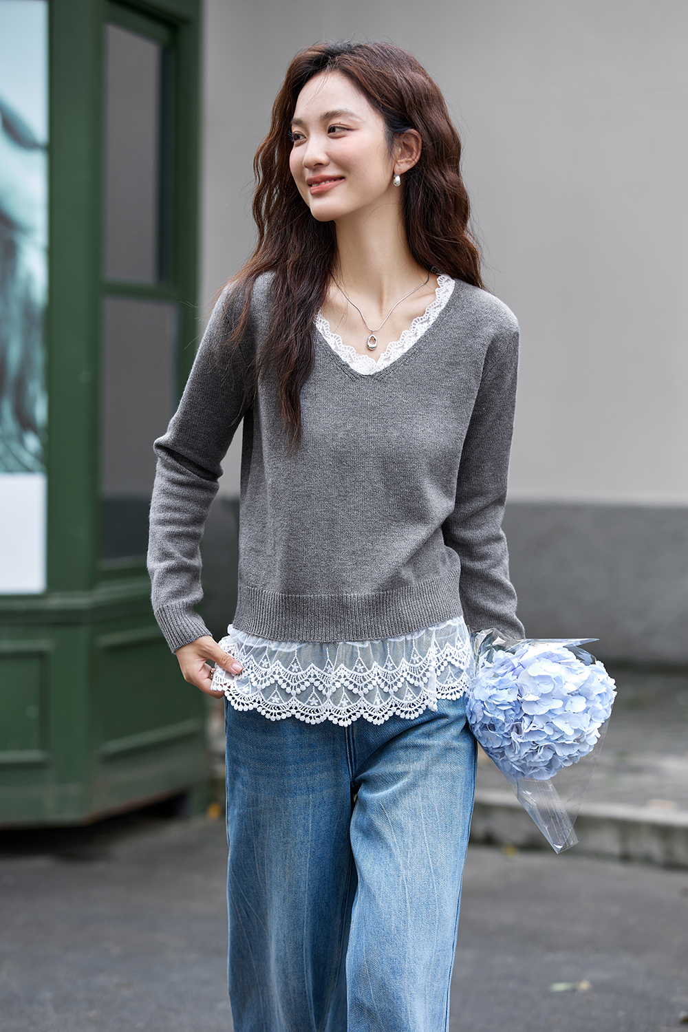 Lace-Trimmed V-Neck Knit Top-VIMLYSTORE
