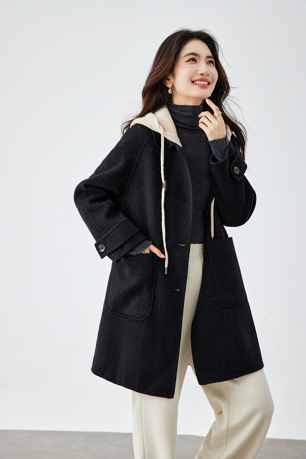 Contrast hooded wool coat