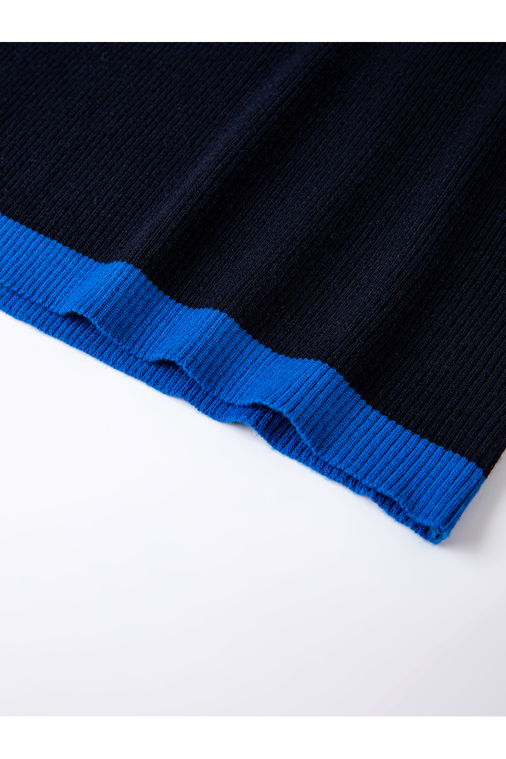 Color-Block Fake Two-Piece Round Neck Fitted Slimming Versatile Knit Top-VIMLYSTORE