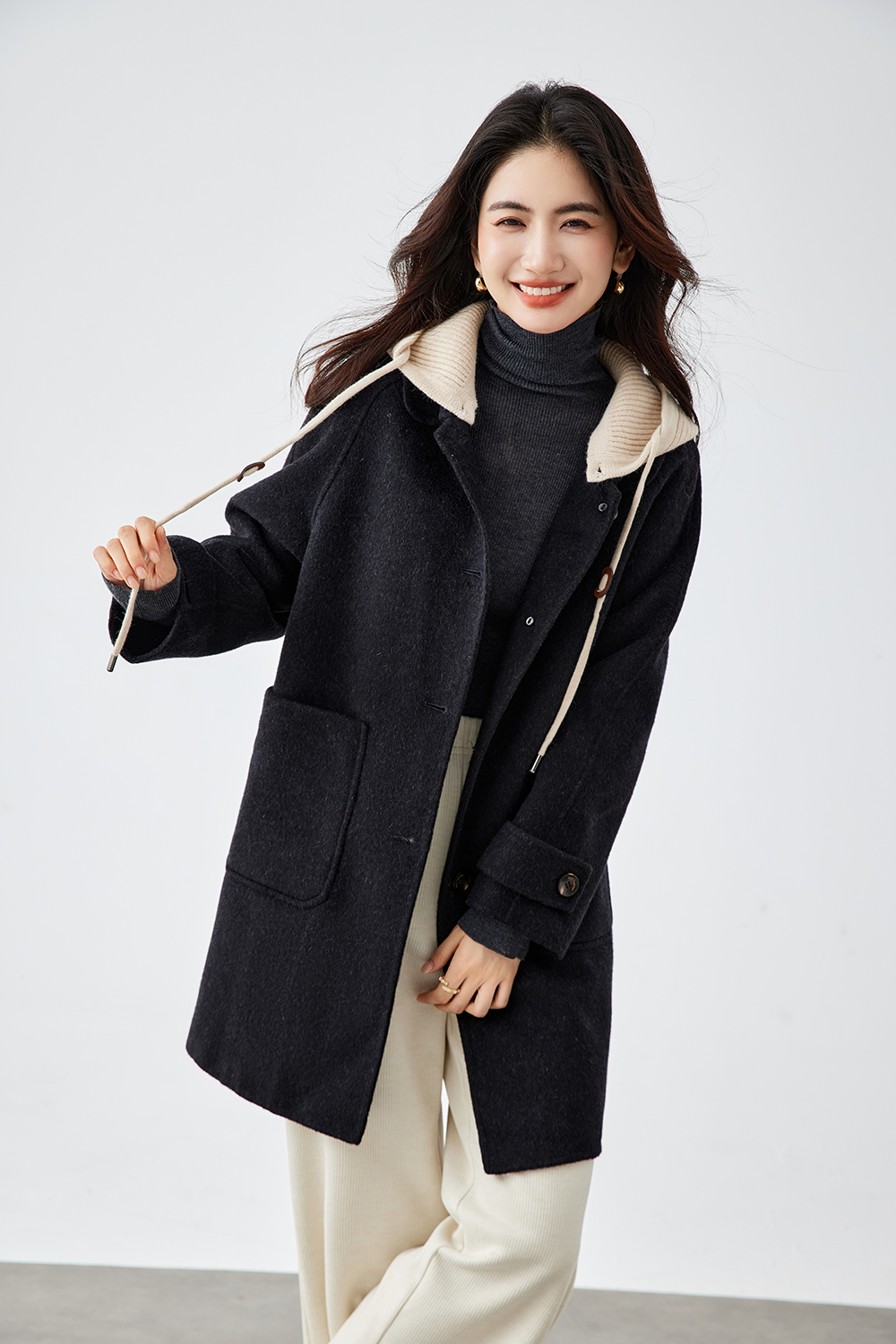 Contrast hooded wool coat