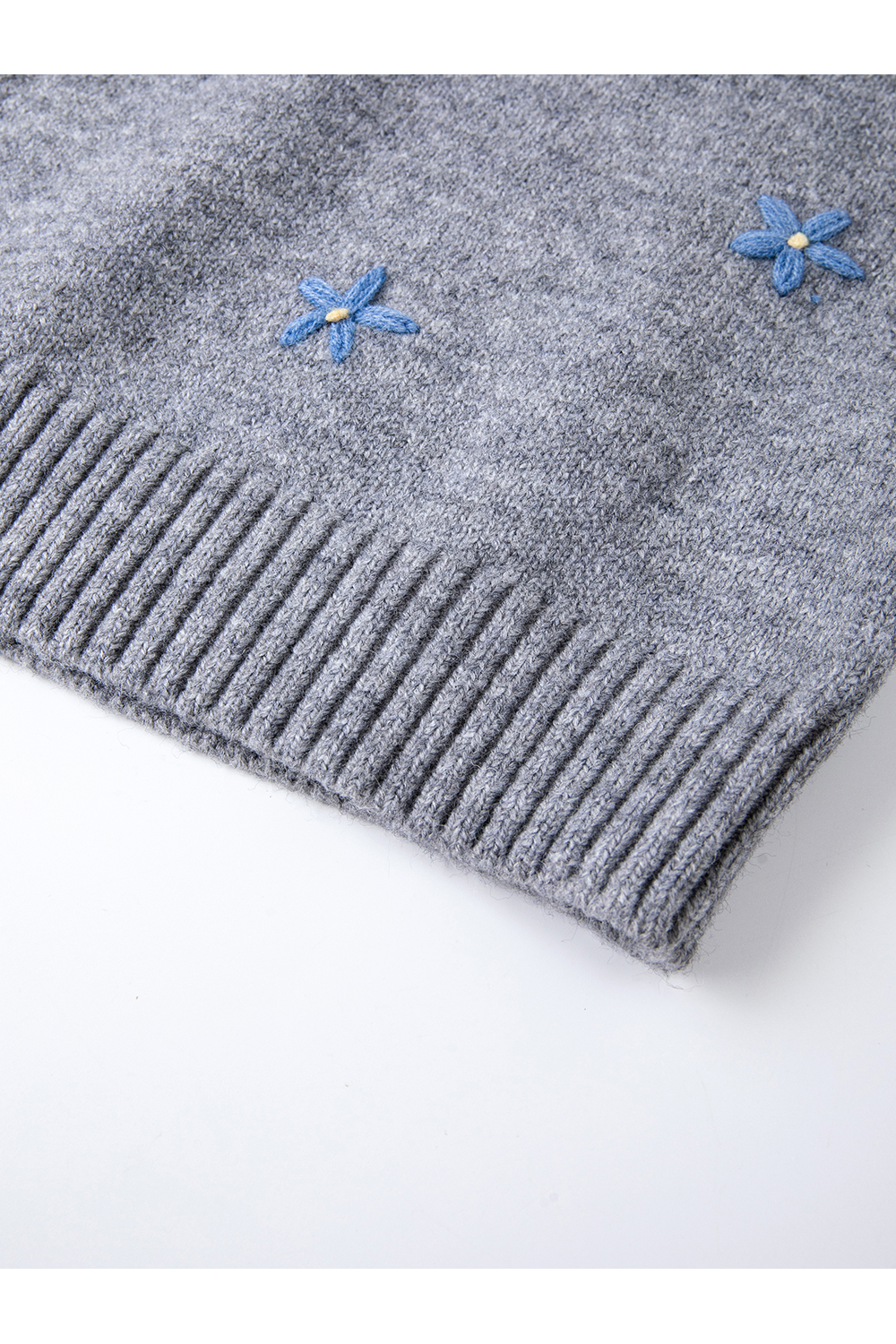 Marled grey 3D flower sweater