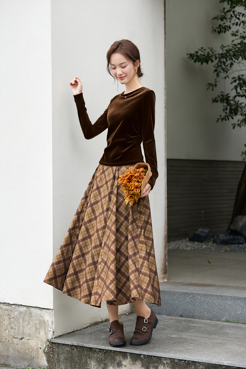 Round Neck Velvet Slim-Fit Slimming Knit T-Shirt-VIMLYSTORE